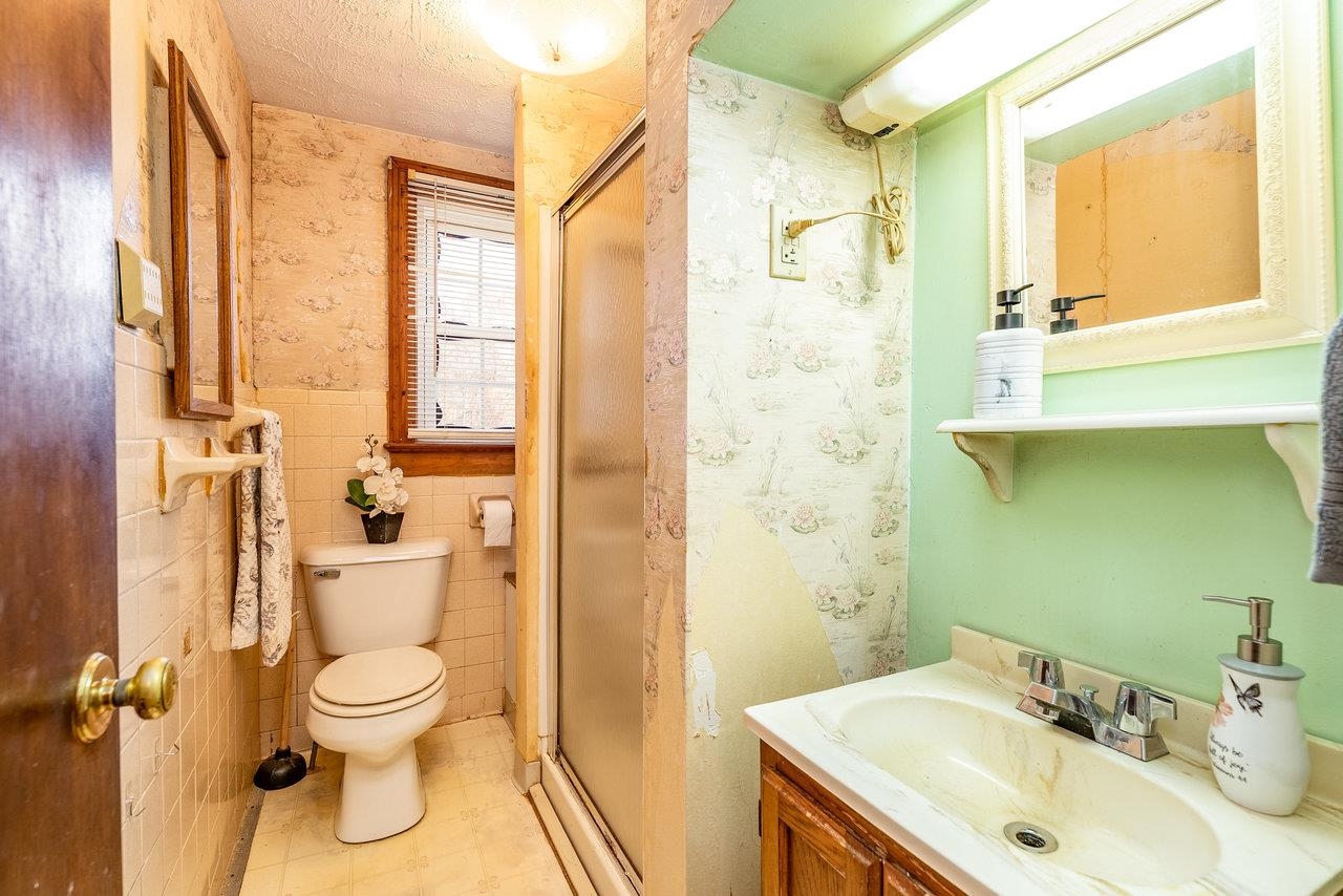 482 SANGERS LN, STAUNTON, Virginia 24401, 3 Bedrooms Bedrooms, ,1 BathroomBathrooms,Residential,482 SANGERS LN,670806 MLS # 670806