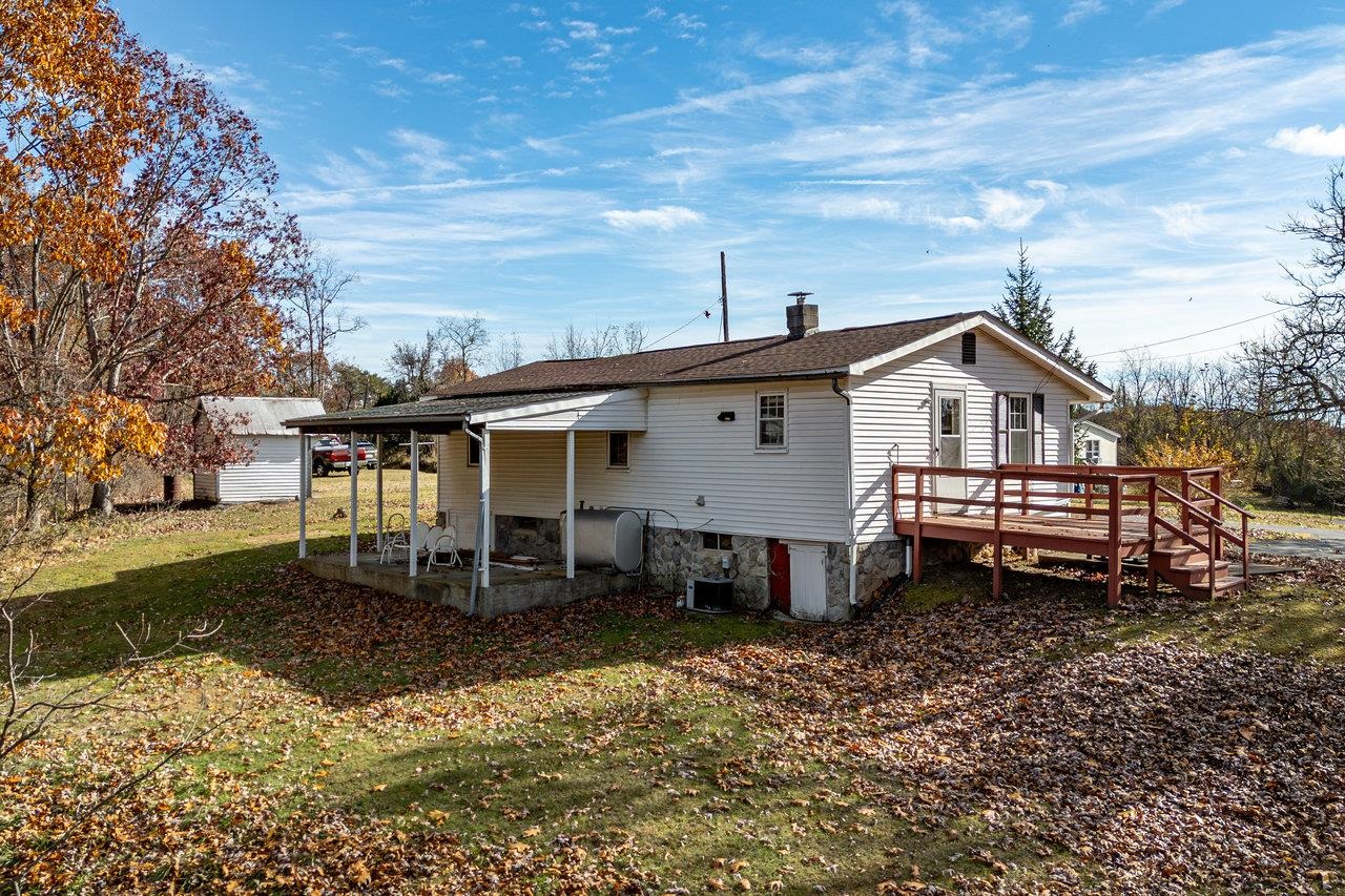 482 SANGERS LN, STAUNTON, Virginia 24401, 3 Bedrooms Bedrooms, ,1 BathroomBathrooms,Residential,482 SANGERS LN,670806 MLS # 670806