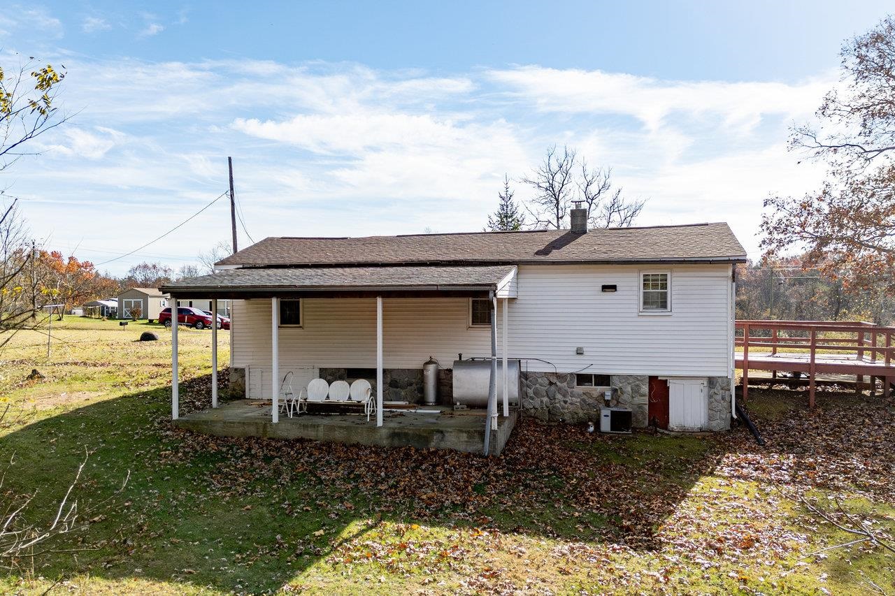 482 SANGERS LN, STAUNTON, Virginia 24401, 3 Bedrooms Bedrooms, ,1 BathroomBathrooms,Residential,482 SANGERS LN,670806 MLS # 670806