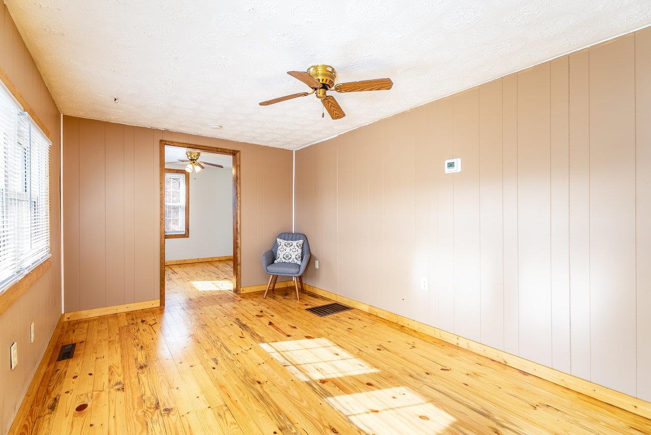 482 SANGERS LN, STAUNTON, Virginia 24401, 3 Bedrooms Bedrooms, ,1 BathroomBathrooms,Residential,482 SANGERS LN,670806 MLS # 670806