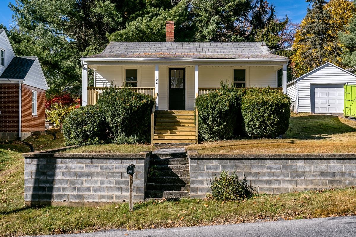 106 GRUBERT AVE, STAUNTON, Virginia 24401, 2 Bedrooms Bedrooms, ,1 BathroomBathrooms,Residential,106 GRUBERT AVE,670816 MLS # 670816 106 GRUBERT AVE, STAUNTON, Virginia 24401, 2 Bedrooms Bedrooms, ,1 BathroomBathrooms,Residential,106 GRUBERT AVE,670816 MLS # 670816
