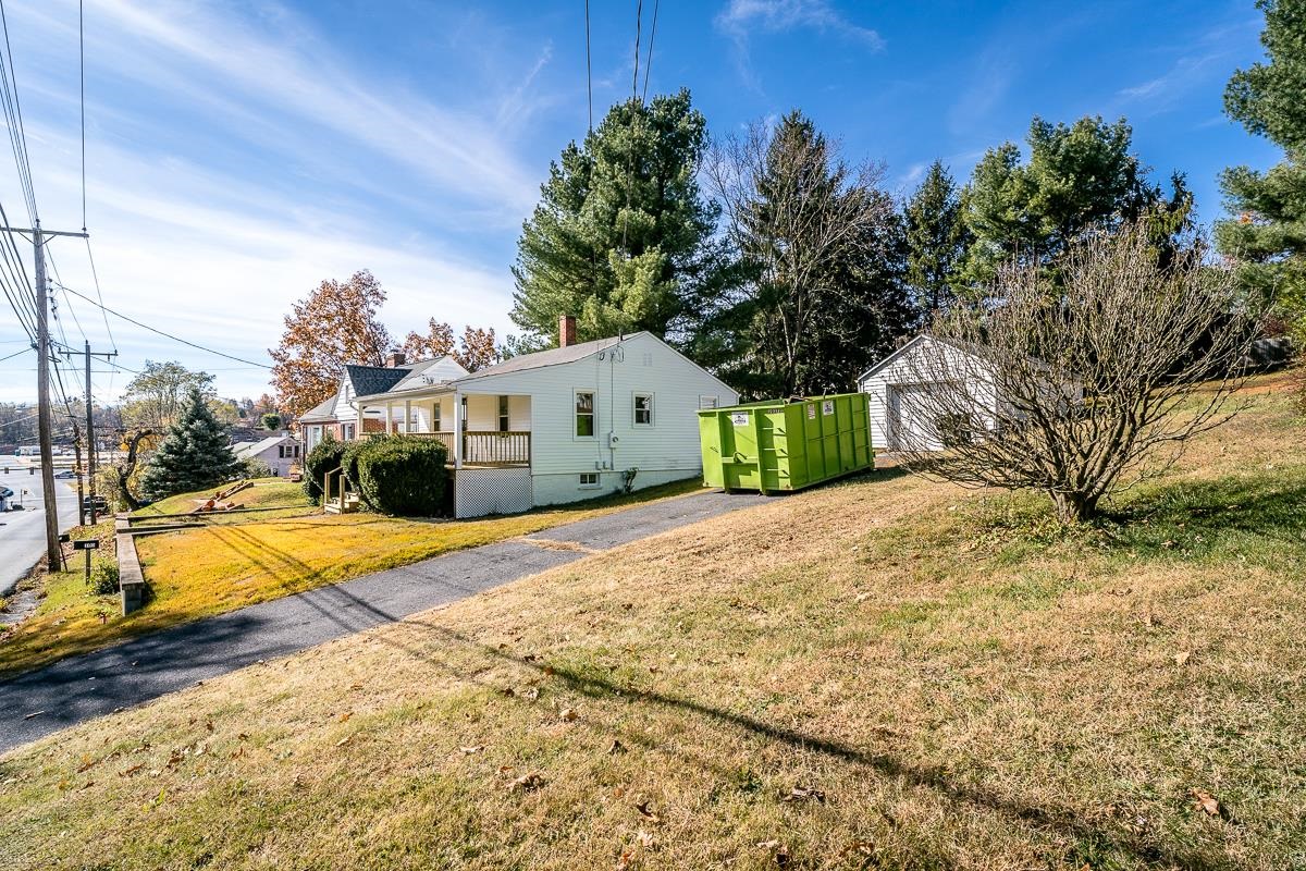 106 GRUBERT AVE, STAUNTON, Virginia 24401, 2 Bedrooms Bedrooms, ,1 BathroomBathrooms,Residential,106 GRUBERT AVE,670816 MLS # 670816 106 GRUBERT AVE, STAUNTON, Virginia 24401, 2 Bedrooms Bedrooms, ,1 BathroomBathrooms,Residential,106 GRUBERT AVE,670816 MLS # 670816
