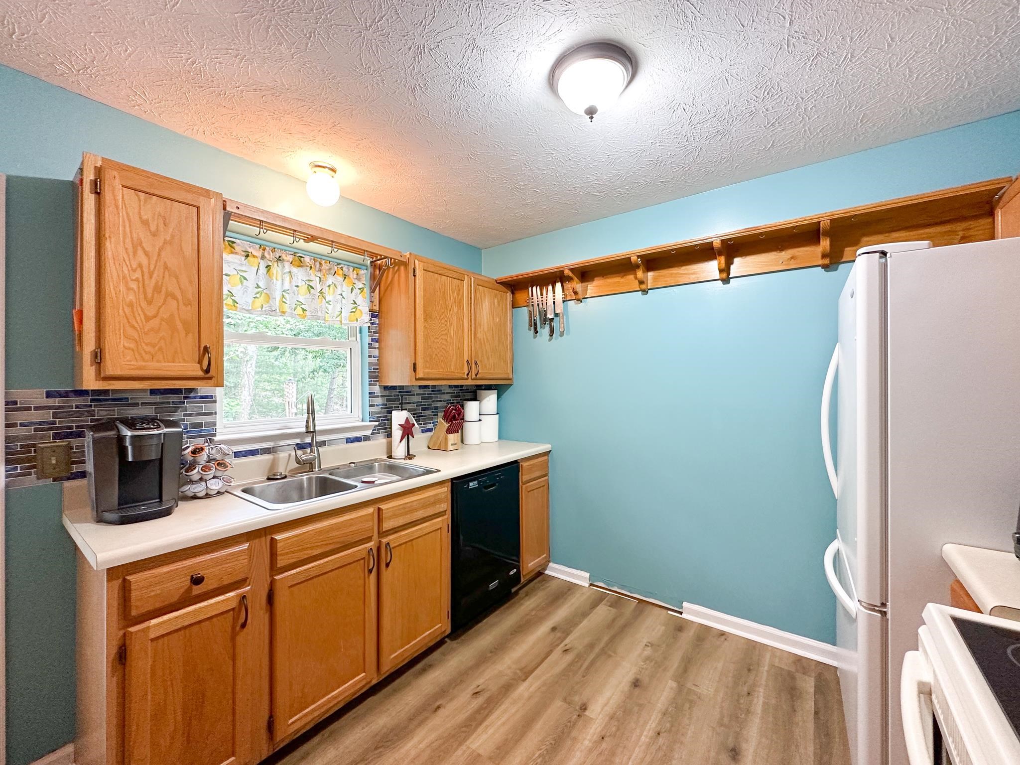 113 BROOKHOLLOW RD, CRAIGSVILLE, Virginia 24430, 2 Bedrooms Bedrooms, ,1 BathroomBathrooms,Residential,113 BROOKHOLLOW RD,670818 MLS # 670818 113 BROOKHOLLOW RD, CRAIGSVILLE, Virginia 24430, 2 Bedrooms Bedrooms, ,1 BathroomBathrooms,Residential,113 BROOKHOLLOW RD,670818 MLS # 670818