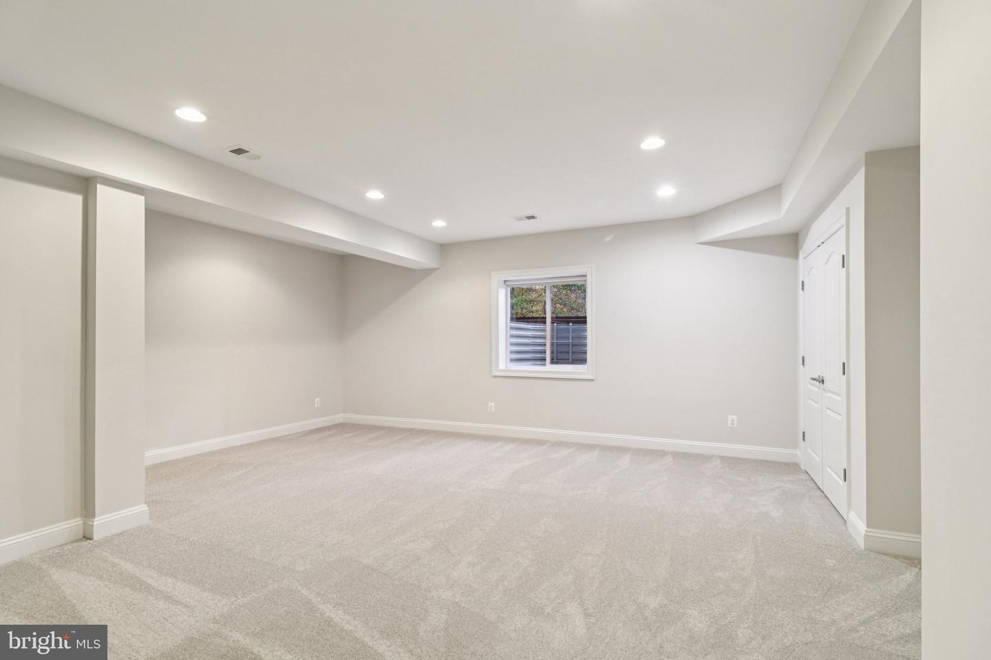 5800 FOX CHAPEL ESTATES DR, FAIRFAX, Virginia 22030, 6 Bedrooms Bedrooms, ,6 BathroomsBathrooms,Residential,For sale,5800 FOX CHAPEL ESTATES DR,VAFX2273616 MLS # VAFX2273616 5800 FOX CHAPEL ESTATES DR, FAIRFAX, Virginia 22030, 6 Bedrooms Bedrooms, ,6 BathroomsBathrooms,Residential,For sale,5800 FOX CHAPEL ESTATES DR,VAFX2273616 MLS # VAFX2273616