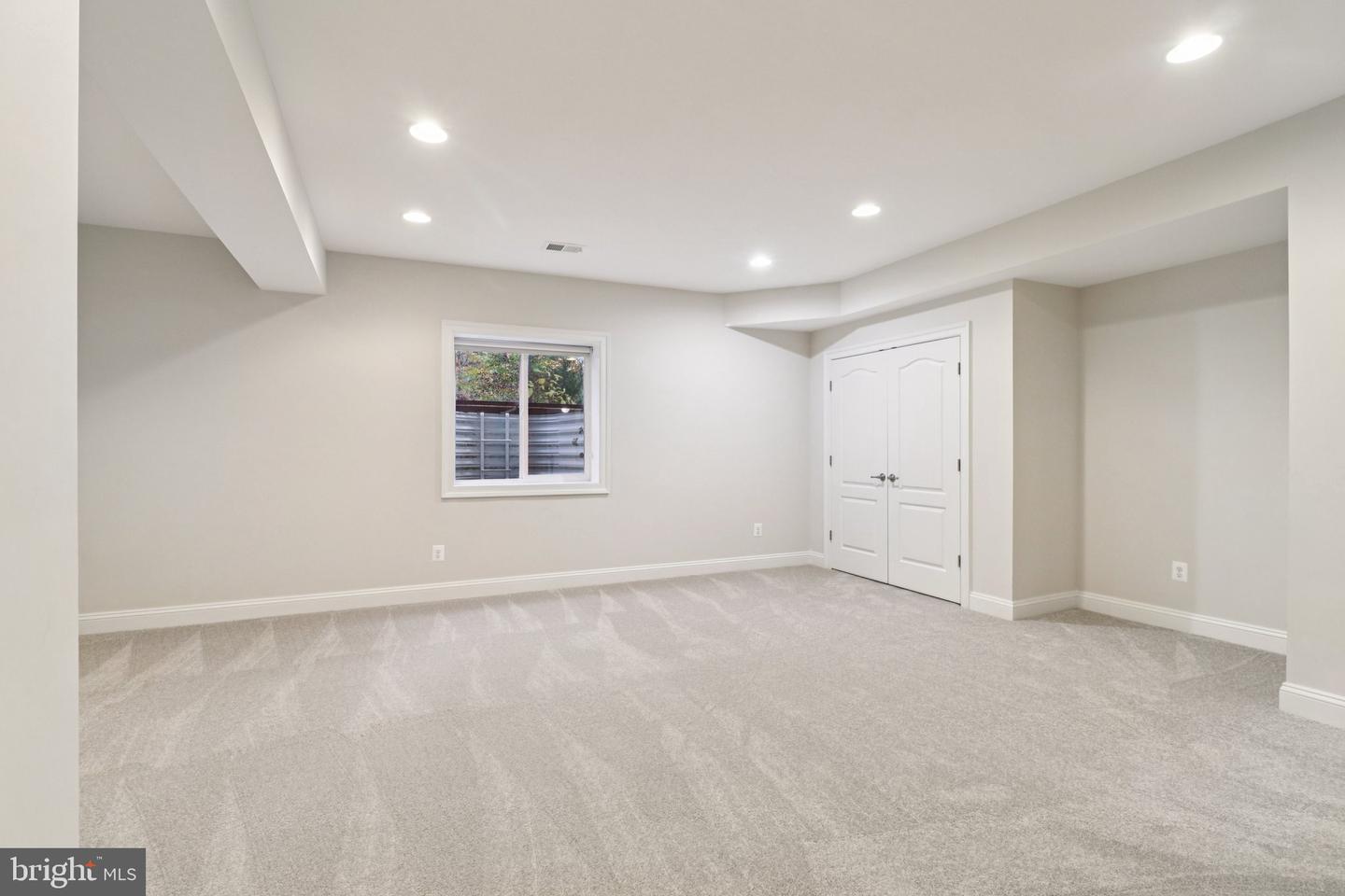 5800 FOX CHAPEL ESTATES DR, FAIRFAX, Virginia 22030, 6 Bedrooms Bedrooms, ,6 BathroomsBathrooms,Residential,For sale,5800 FOX CHAPEL ESTATES DR,VAFX2273616 MLS # VAFX2273616 5800 FOX CHAPEL ESTATES DR, FAIRFAX, Virginia 22030, 6 Bedrooms Bedrooms, ,6 BathroomsBathrooms,Residential,For sale,5800 FOX CHAPEL ESTATES DR,VAFX2273616 MLS # VAFX2273616