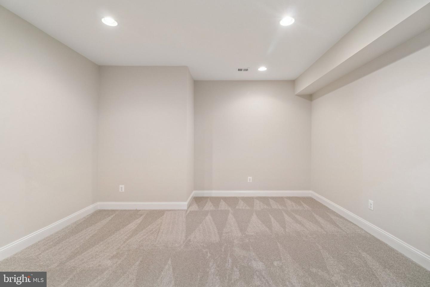 5800 FOX CHAPEL ESTATES DR, FAIRFAX, Virginia 22030, 6 Bedrooms Bedrooms, ,6 BathroomsBathrooms,Residential,For sale,5800 FOX CHAPEL ESTATES DR,VAFX2273616 MLS # VAFX2273616 5800 FOX CHAPEL ESTATES DR, FAIRFAX, Virginia 22030, 6 Bedrooms Bedrooms, ,6 BathroomsBathrooms,Residential,For sale,5800 FOX CHAPEL ESTATES DR,VAFX2273616 MLS # VAFX2273616