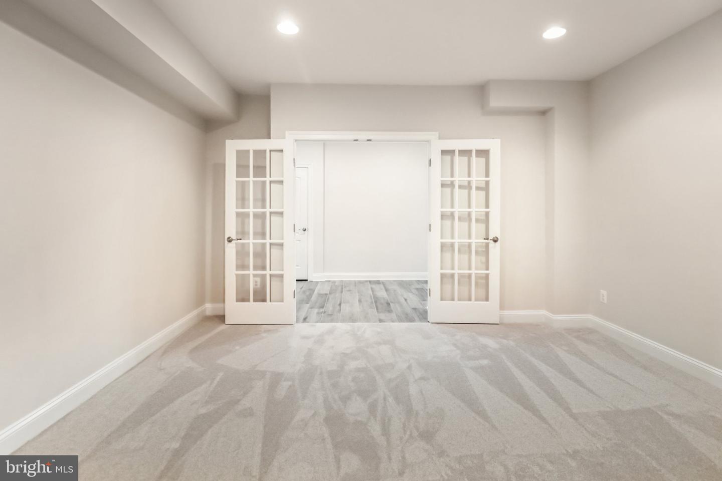 5800 FOX CHAPEL ESTATES DR, FAIRFAX, Virginia 22030, 6 Bedrooms Bedrooms, ,6 BathroomsBathrooms,Residential,For sale,5800 FOX CHAPEL ESTATES DR,VAFX2273616 MLS # VAFX2273616 5800 FOX CHAPEL ESTATES DR, FAIRFAX, Virginia 22030, 6 Bedrooms Bedrooms, ,6 BathroomsBathrooms,Residential,For sale,5800 FOX CHAPEL ESTATES DR,VAFX2273616 MLS # VAFX2273616