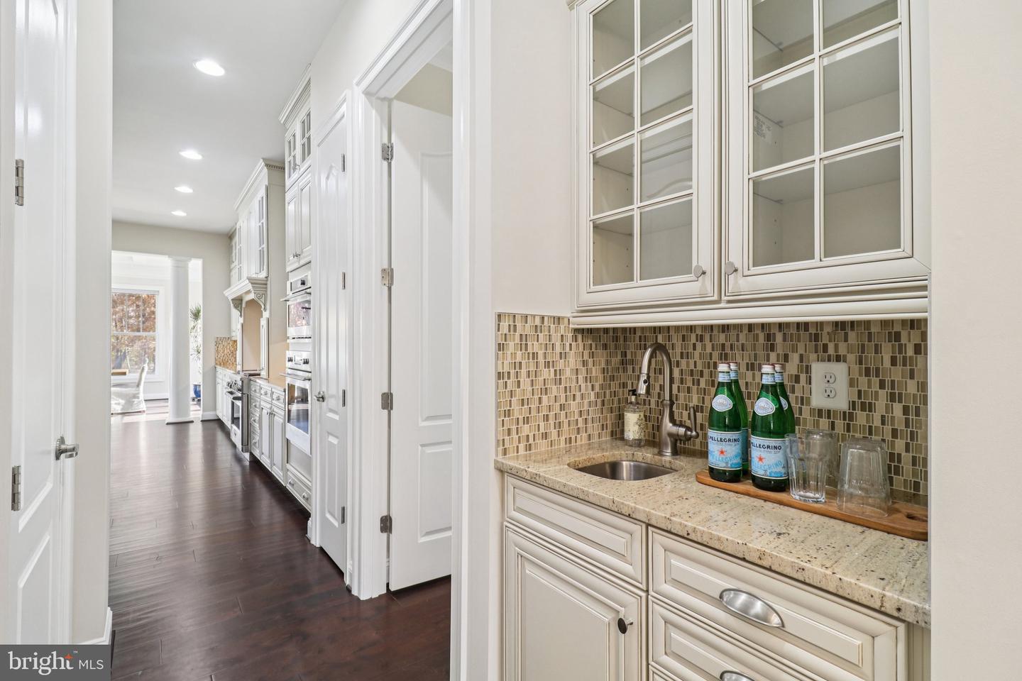 5800 FOX CHAPEL ESTATES DR, FAIRFAX, Virginia 22030, 6 Bedrooms Bedrooms, ,6 BathroomsBathrooms,Residential,For sale,5800 FOX CHAPEL ESTATES DR,VAFX2273616 MLS # VAFX2273616 5800 FOX CHAPEL ESTATES DR, FAIRFAX, Virginia 22030, 6 Bedrooms Bedrooms, ,6 BathroomsBathrooms,Residential,For sale,5800 FOX CHAPEL ESTATES DR,VAFX2273616 MLS # VAFX2273616