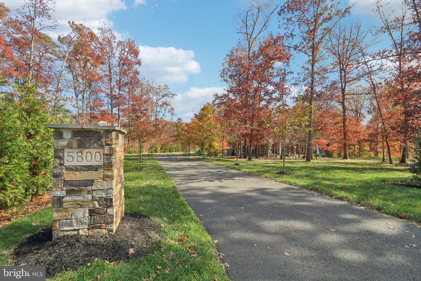 5800 FOX CHAPEL ESTATES DR, FAIRFAX, Virginia 22030, 6 Bedrooms Bedrooms, ,6 BathroomsBathrooms,Residential,For sale,5800 FOX CHAPEL ESTATES DR,VAFX2273616 MLS # VAFX2273616 5800 FOX CHAPEL ESTATES DR, FAIRFAX, Virginia 22030, 6 Bedrooms Bedrooms, ,6 BathroomsBathrooms,Residential,For sale,5800 FOX CHAPEL ESTATES DR,VAFX2273616 MLS # VAFX2273616