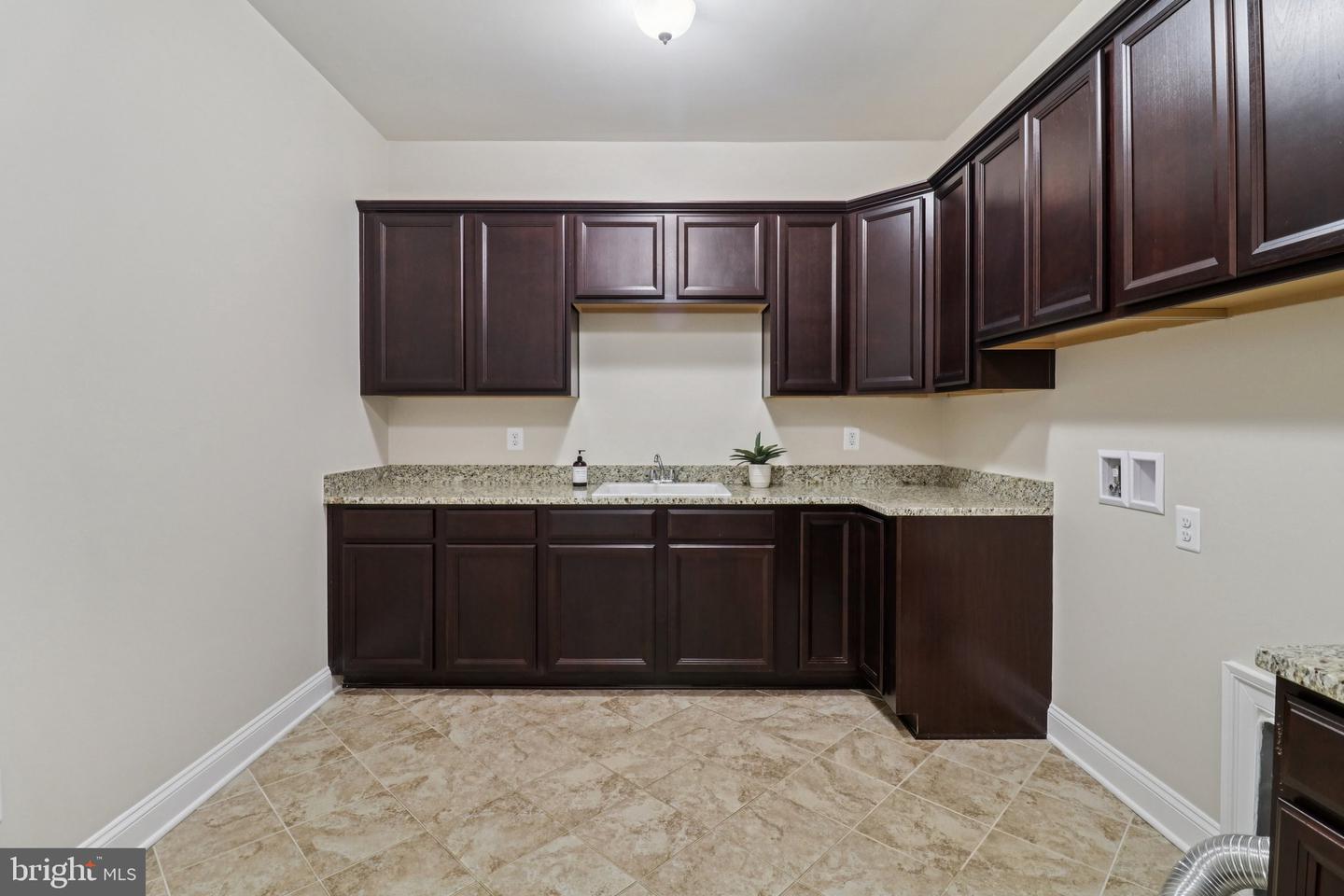 5800 FOX CHAPEL ESTATES DR, FAIRFAX, Virginia 22030, 6 Bedrooms Bedrooms, ,6 BathroomsBathrooms,Residential,For sale,5800 FOX CHAPEL ESTATES DR,VAFX2273616 MLS # VAFX2273616 5800 FOX CHAPEL ESTATES DR, FAIRFAX, Virginia 22030, 6 Bedrooms Bedrooms, ,6 BathroomsBathrooms,Residential,For sale,5800 FOX CHAPEL ESTATES DR,VAFX2273616 MLS # VAFX2273616