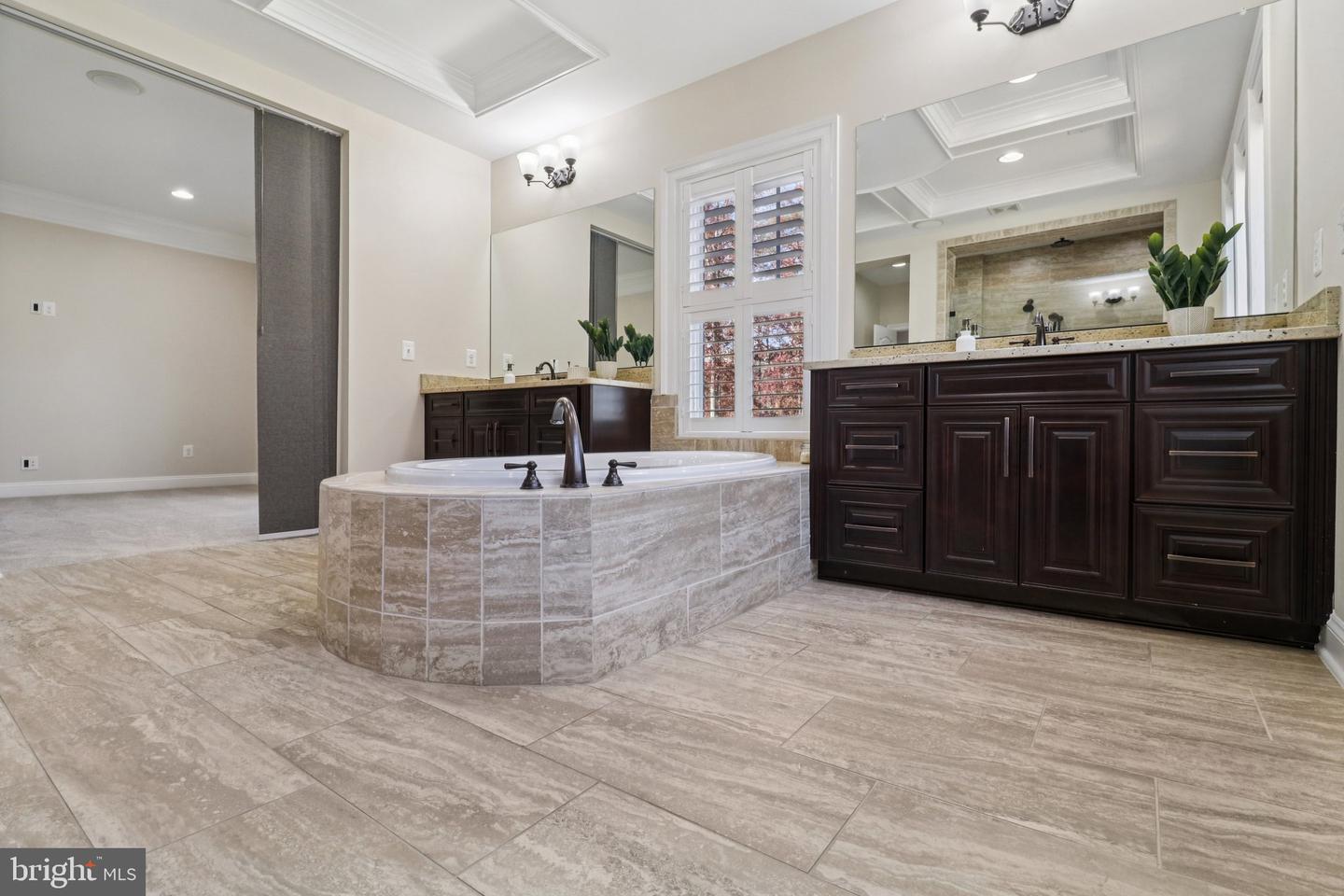 5800 FOX CHAPEL ESTATES DR, FAIRFAX, Virginia 22030, 6 Bedrooms Bedrooms, ,6 BathroomsBathrooms,Residential,For sale,5800 FOX CHAPEL ESTATES DR,VAFX2273616 MLS # VAFX2273616 5800 FOX CHAPEL ESTATES DR, FAIRFAX, Virginia 22030, 6 Bedrooms Bedrooms, ,6 BathroomsBathrooms,Residential,For sale,5800 FOX CHAPEL ESTATES DR,VAFX2273616 MLS # VAFX2273616