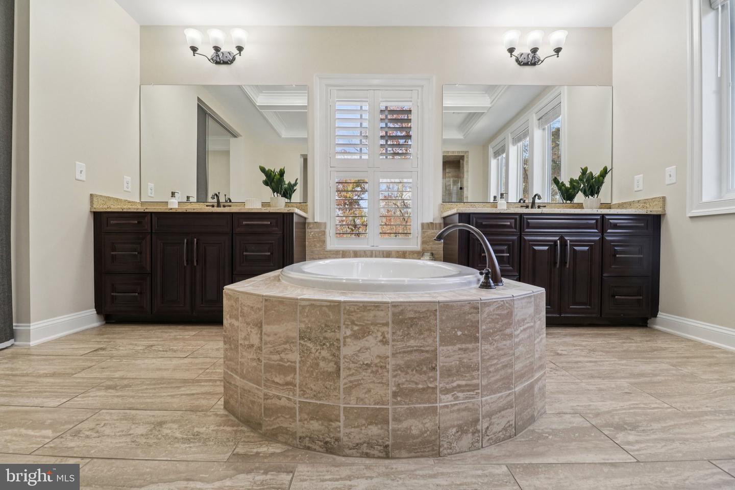 5800 FOX CHAPEL ESTATES DR, FAIRFAX, Virginia 22030, 6 Bedrooms Bedrooms, ,6 BathroomsBathrooms,Residential,For sale,5800 FOX CHAPEL ESTATES DR,VAFX2273616 MLS # VAFX2273616 5800 FOX CHAPEL ESTATES DR, FAIRFAX, Virginia 22030, 6 Bedrooms Bedrooms, ,6 BathroomsBathrooms,Residential,For sale,5800 FOX CHAPEL ESTATES DR,VAFX2273616 MLS # VAFX2273616