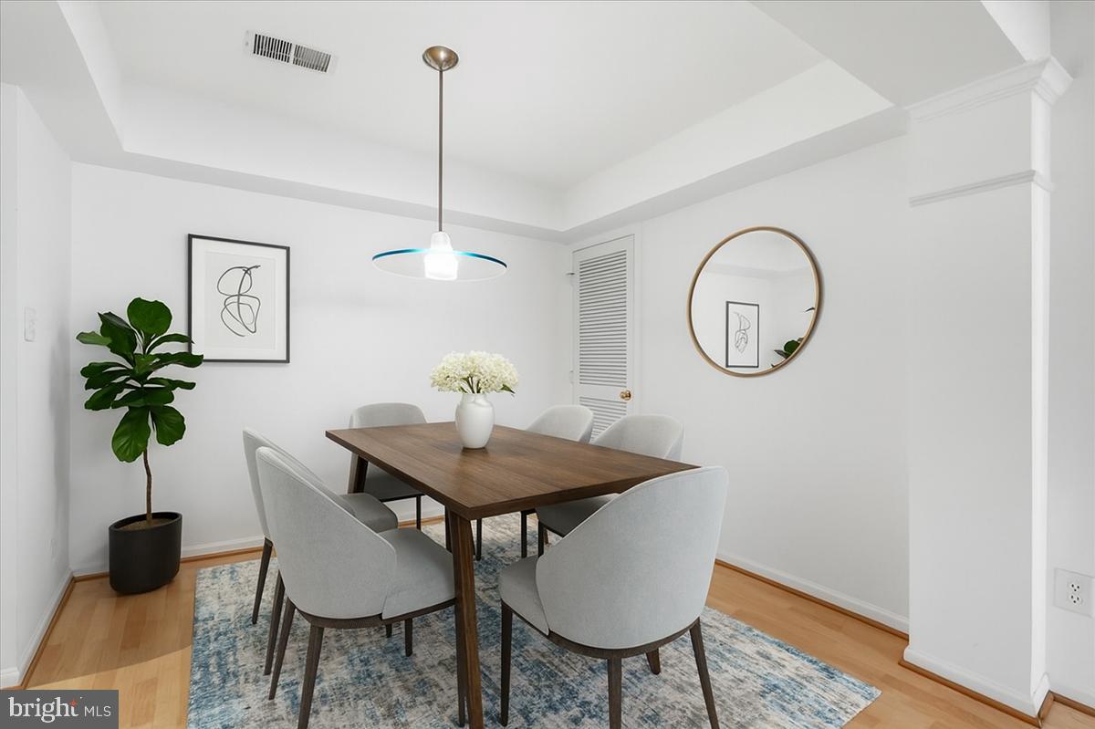 20419 RIVERBEND SQ #301, STERLING, Virginia 20165, 2 Bedrooms Bedrooms, ,2 BathroomsBathrooms,Residential,For sale,20419 RIVERBEND SQ #301,VALO2108762 MLS # VALO2108762 20419 RIVERBEND SQ #301, STERLING, Virginia 20165, 2 Bedrooms Bedrooms, ,2 BathroomsBathrooms,Residential,For sale,20419 RIVERBEND SQ #301,VALO2108762 MLS # VALO2108762