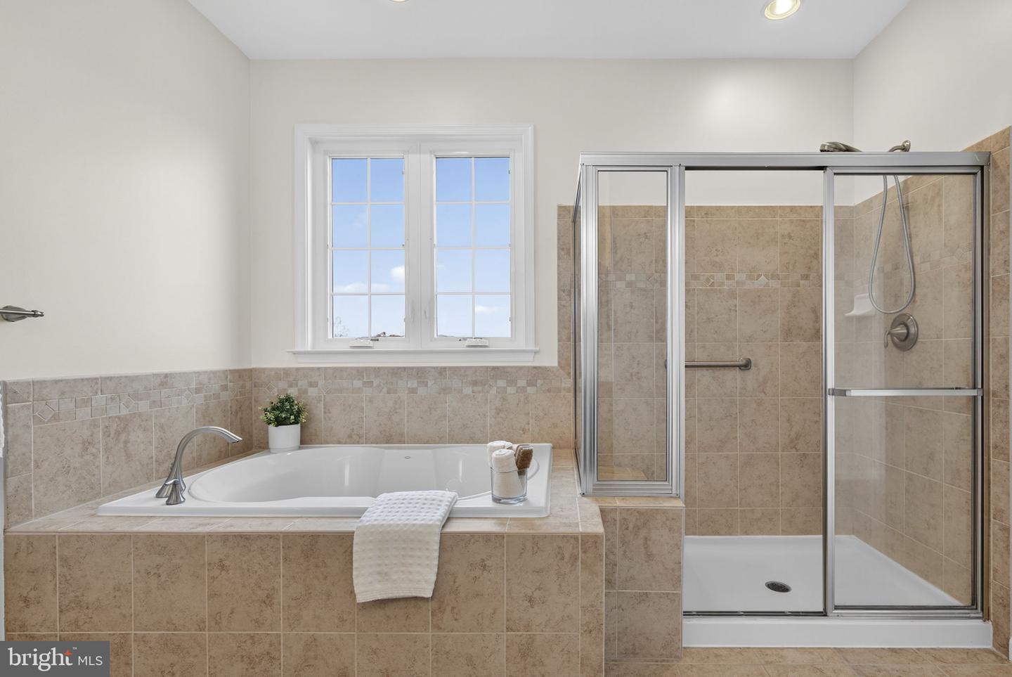 21015 HONEYCREEPER PL, LEESBURG, Virginia 20175, 5 Bedrooms Bedrooms, ,4 BathroomsBathrooms,Residential,For sale,21015 HONEYCREEPER PL,VALO2108778 MLS # VALO2108778