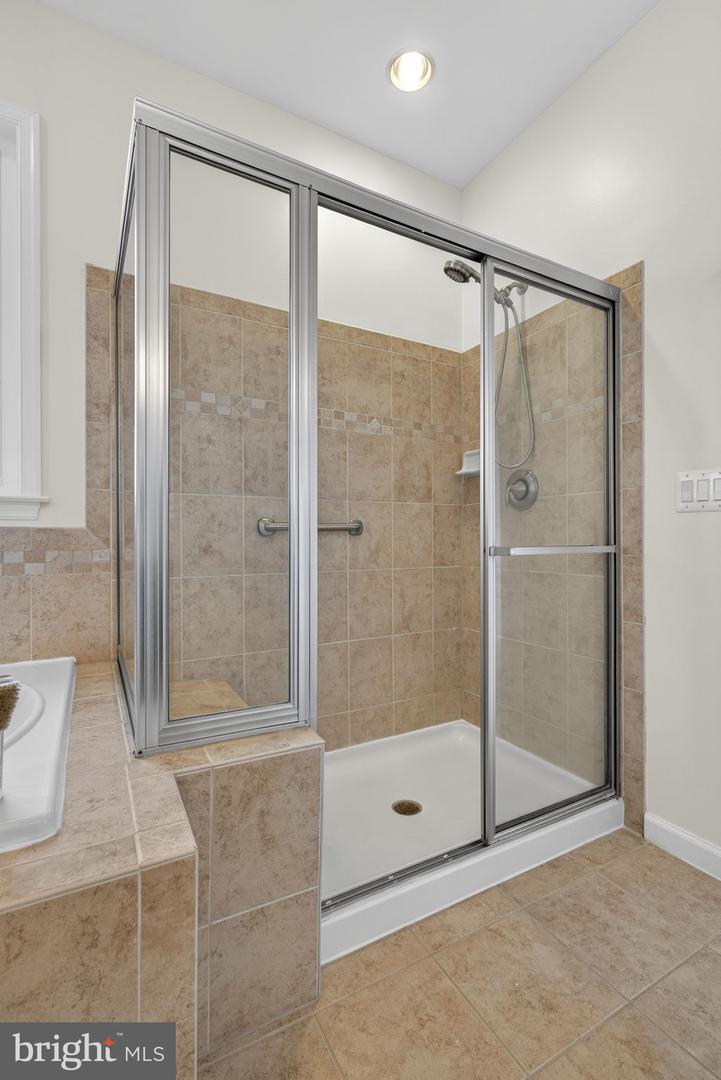 21015 HONEYCREEPER PL, LEESBURG, Virginia 20175, 5 Bedrooms Bedrooms, ,4 BathroomsBathrooms,Residential,For sale,21015 HONEYCREEPER PL,VALO2108778 MLS # VALO2108778