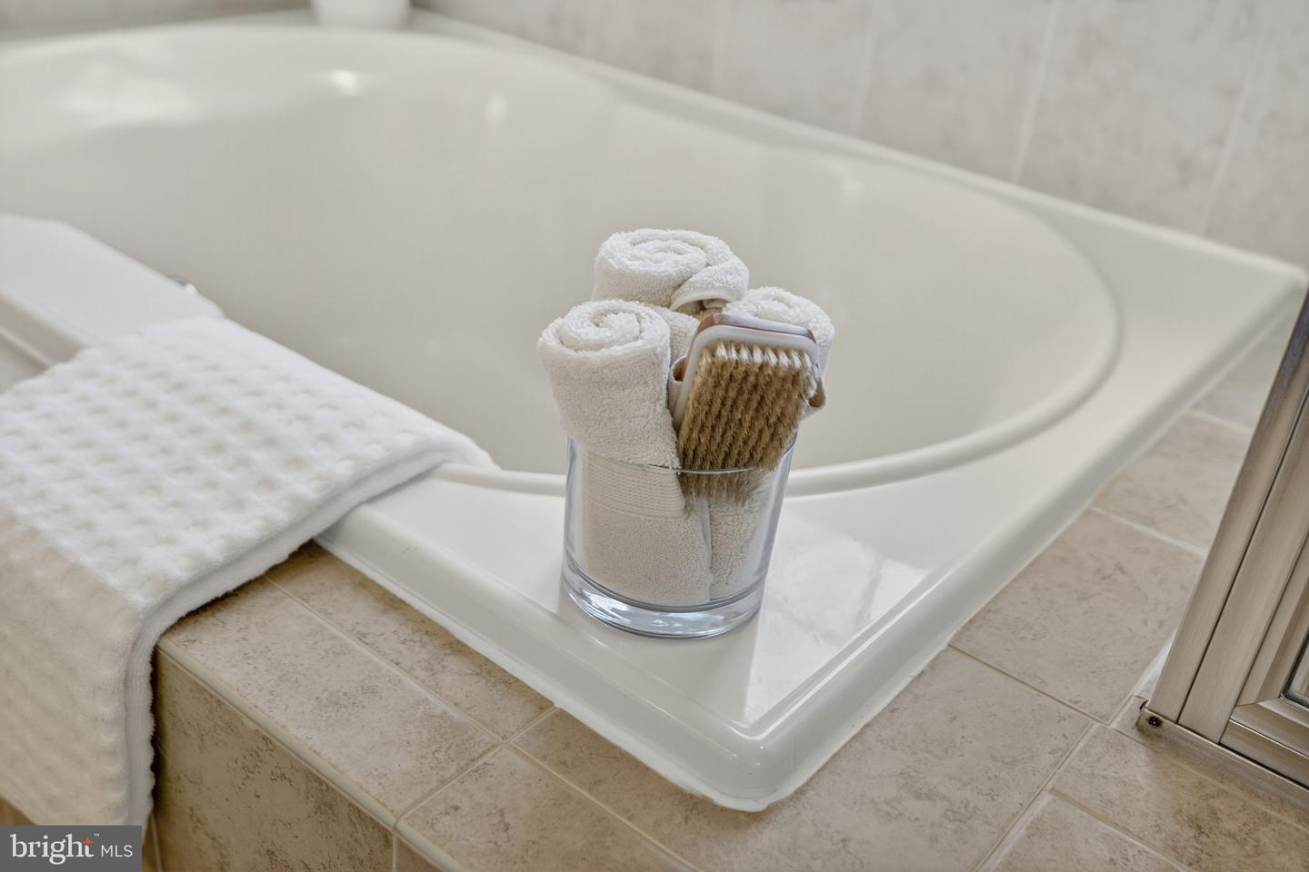 21015 HONEYCREEPER PL, LEESBURG, Virginia 20175, 5 Bedrooms Bedrooms, ,4 BathroomsBathrooms,Residential,For sale,21015 HONEYCREEPER PL,VALO2108778 MLS # VALO2108778