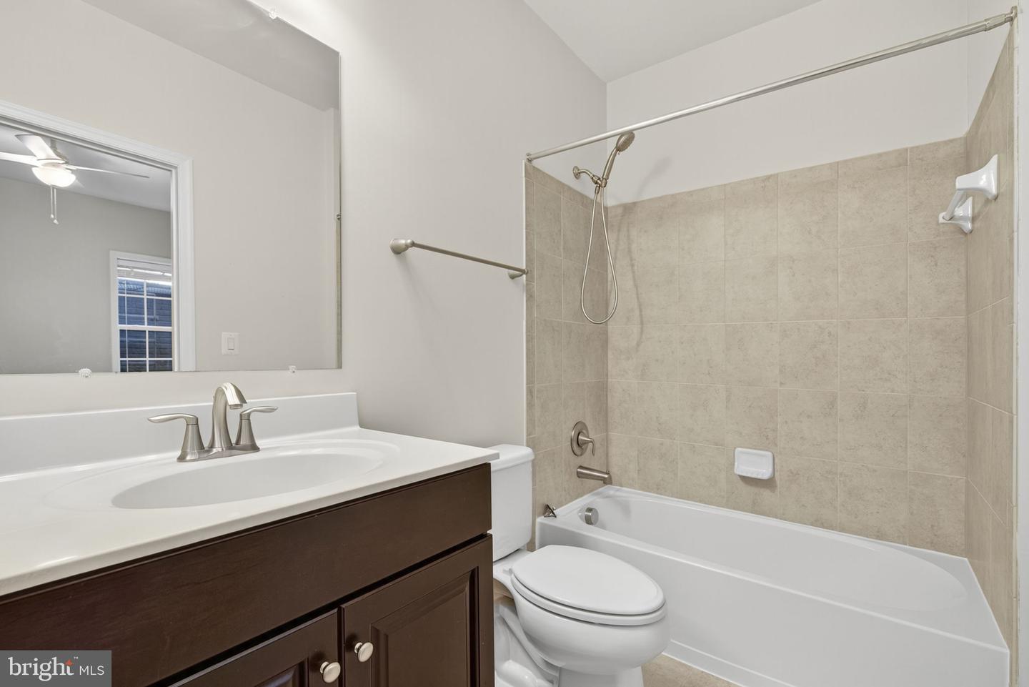 21015 HONEYCREEPER PL, LEESBURG, Virginia 20175, 5 Bedrooms Bedrooms, ,4 BathroomsBathrooms,Residential,For sale,21015 HONEYCREEPER PL,VALO2108778 MLS # VALO2108778