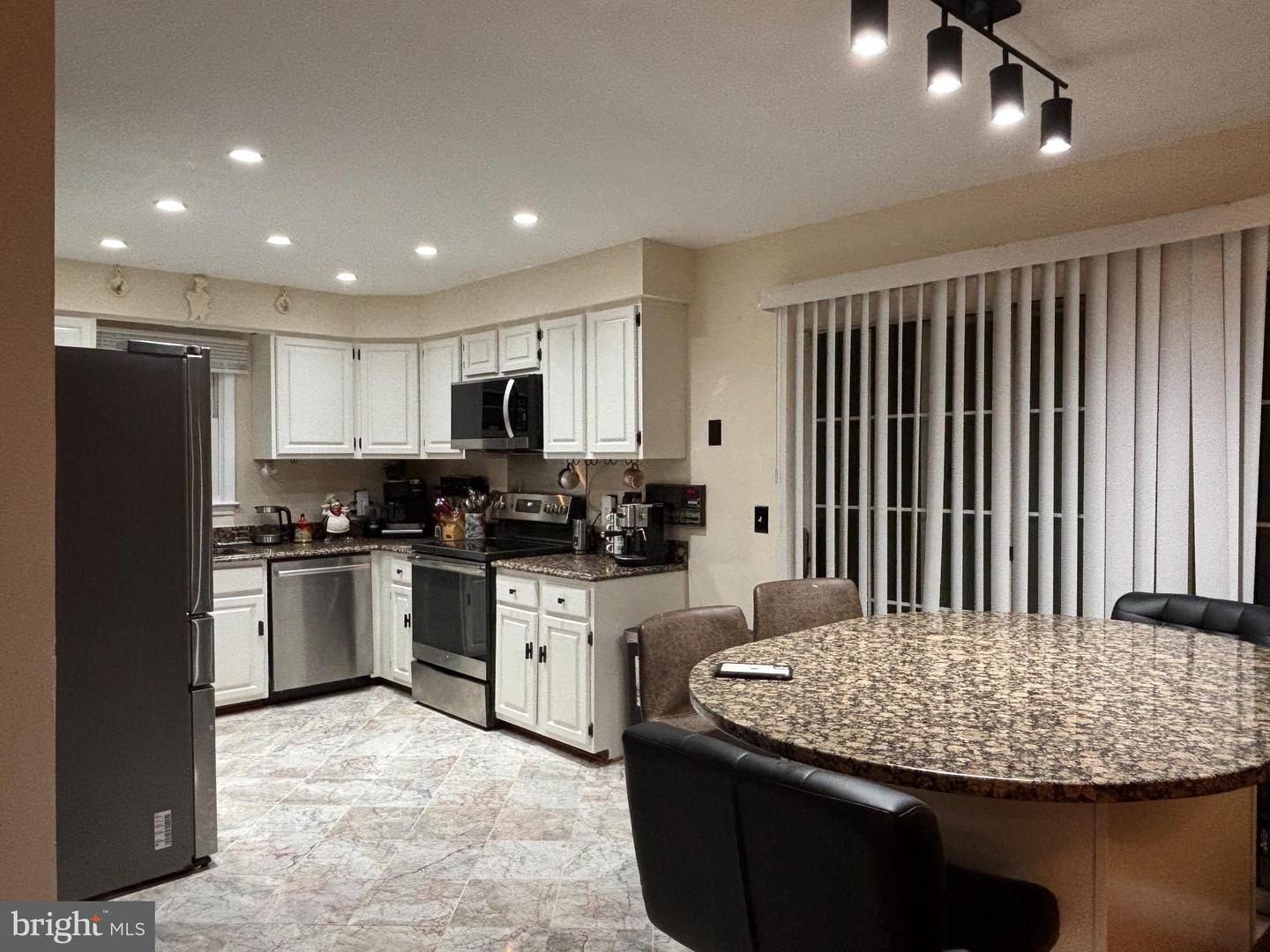 3606 CANOE BIRCH CT, FAIRFAX, Virginia 22033, 4 Bedrooms Bedrooms, 8 Rooms Rooms,3 BathroomsBathrooms,Residential,For sale,3606 CANOE BIRCH CT,VAFX2274422 MLS # VAFX2274422 3606 CANOE BIRCH CT, FAIRFAX, Virginia 22033, 4 Bedrooms Bedrooms, 8 Rooms Rooms,3 BathroomsBathrooms,Residential,For sale,3606 CANOE BIRCH CT,VAFX2274422 MLS # VAFX2274422