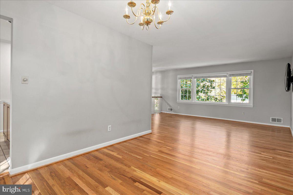 3026 BATTERSEA LN, ALEXANDRIA, Virginia 22309, 5 Bedrooms Bedrooms, ,3 BathroomsBathrooms,Residential,For sale,3026 BATTERSEA LN,VAFX2274490 MLS # VAFX2274490 3026 BATTERSEA LN, ALEXANDRIA, Virginia 22309, 5 Bedrooms Bedrooms, ,3 BathroomsBathrooms,Residential,For sale,3026 BATTERSEA LN,VAFX2274490 MLS # VAFX2274490