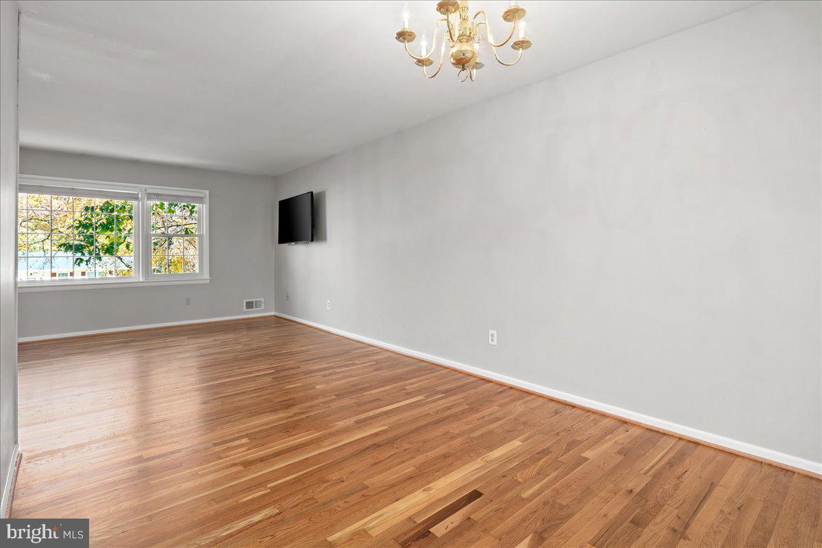 3026 BATTERSEA LN, ALEXANDRIA, Virginia 22309, 5 Bedrooms Bedrooms, ,3 BathroomsBathrooms,Residential,For sale,3026 BATTERSEA LN,VAFX2274490 MLS # VAFX2274490 3026 BATTERSEA LN, ALEXANDRIA, Virginia 22309, 5 Bedrooms Bedrooms, ,3 BathroomsBathrooms,Residential,For sale,3026 BATTERSEA LN,VAFX2274490 MLS # VAFX2274490