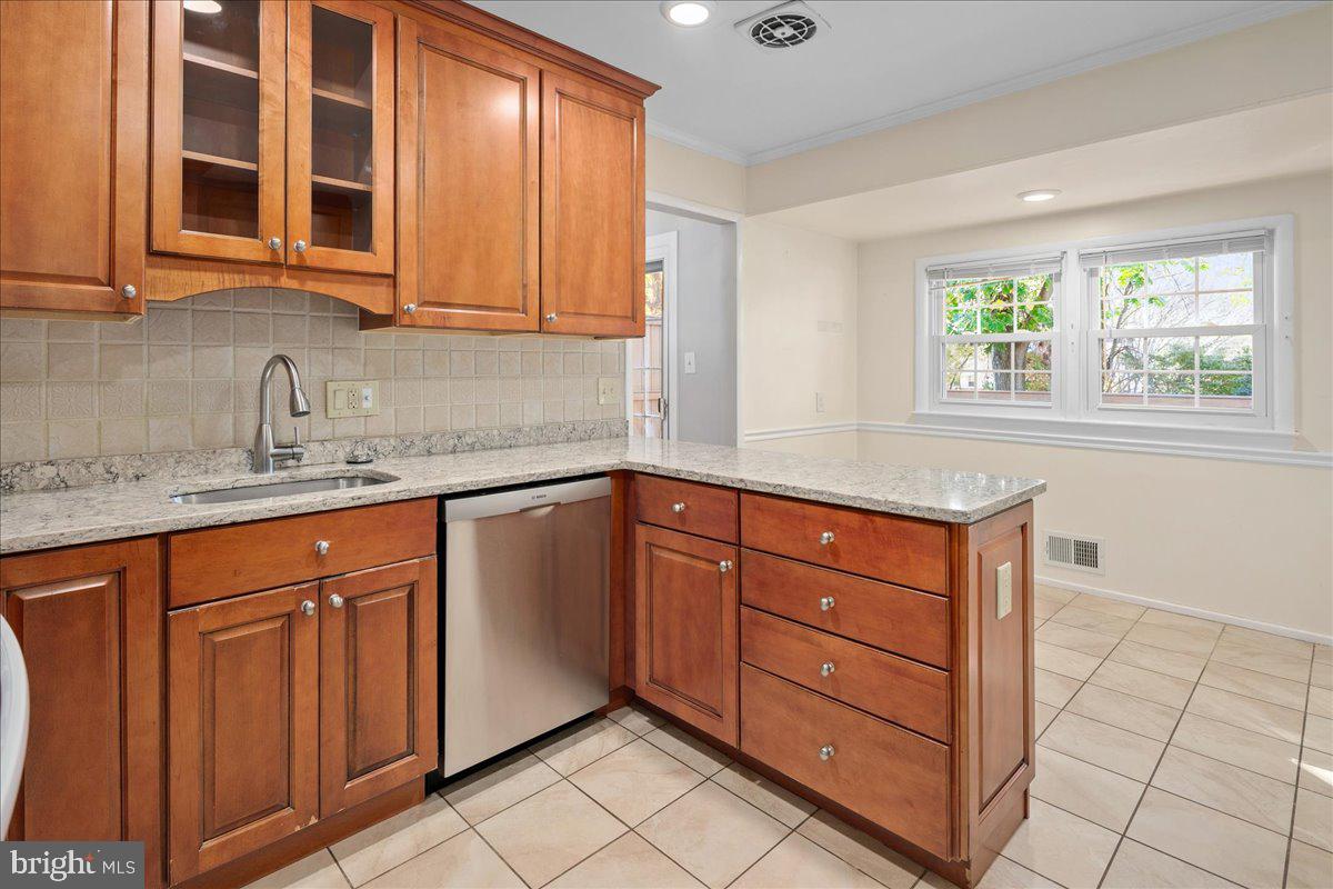 3026 BATTERSEA LN, ALEXANDRIA, Virginia 22309, 5 Bedrooms Bedrooms, ,3 BathroomsBathrooms,Residential,For sale,3026 BATTERSEA LN,VAFX2274490 MLS # VAFX2274490 3026 BATTERSEA LN, ALEXANDRIA, Virginia 22309, 5 Bedrooms Bedrooms, ,3 BathroomsBathrooms,Residential,For sale,3026 BATTERSEA LN,VAFX2274490 MLS # VAFX2274490