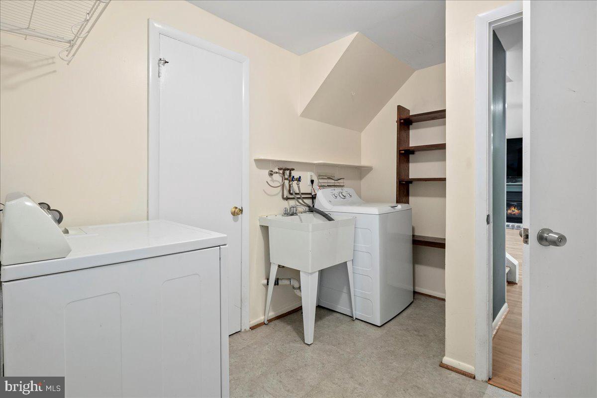 3026 BATTERSEA LN, ALEXANDRIA, Virginia 22309, 5 Bedrooms Bedrooms, ,3 BathroomsBathrooms,Residential,For sale,3026 BATTERSEA LN,VAFX2274490 MLS # VAFX2274490 3026 BATTERSEA LN, ALEXANDRIA, Virginia 22309, 5 Bedrooms Bedrooms, ,3 BathroomsBathrooms,Residential,For sale,3026 BATTERSEA LN,VAFX2274490 MLS # VAFX2274490