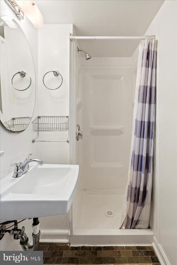 3026 BATTERSEA LN, ALEXANDRIA, Virginia 22309, 5 Bedrooms Bedrooms, ,3 BathroomsBathrooms,Residential,For sale,3026 BATTERSEA LN,VAFX2274490 MLS # VAFX2274490 3026 BATTERSEA LN, ALEXANDRIA, Virginia 22309, 5 Bedrooms Bedrooms, ,3 BathroomsBathrooms,Residential,For sale,3026 BATTERSEA LN,VAFX2274490 MLS # VAFX2274490