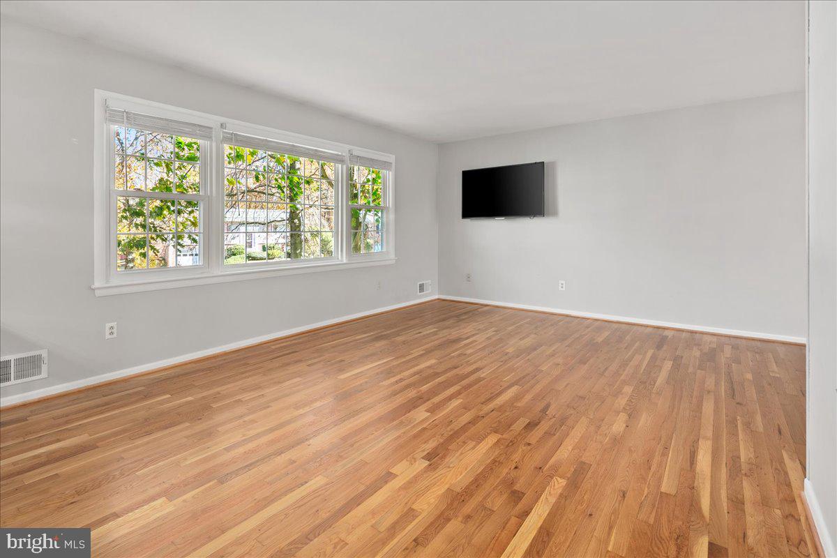 3026 BATTERSEA LN, ALEXANDRIA, Virginia 22309, 5 Bedrooms Bedrooms, ,3 BathroomsBathrooms,Residential,For sale,3026 BATTERSEA LN,VAFX2274490 MLS # VAFX2274490 3026 BATTERSEA LN, ALEXANDRIA, Virginia 22309, 5 Bedrooms Bedrooms, ,3 BathroomsBathrooms,Residential,For sale,3026 BATTERSEA LN,VAFX2274490 MLS # VAFX2274490