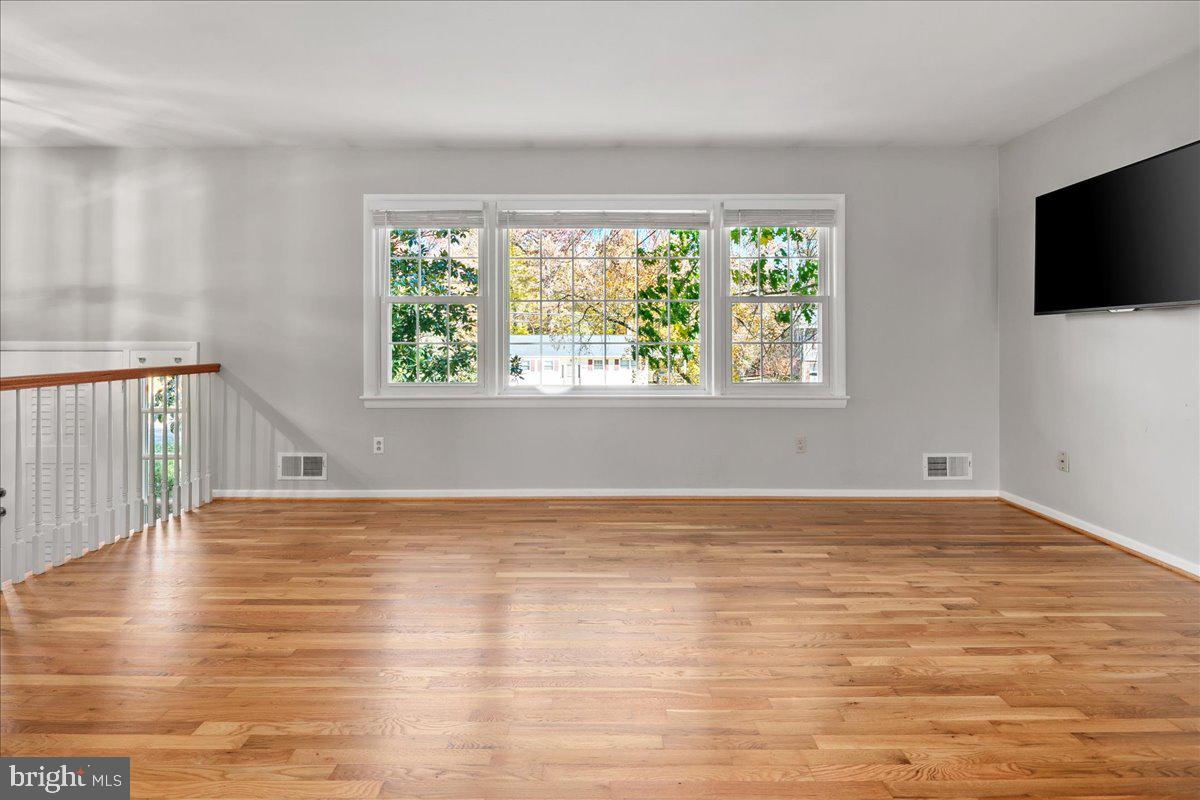 3026 BATTERSEA LN, ALEXANDRIA, Virginia 22309, 5 Bedrooms Bedrooms, ,3 BathroomsBathrooms,Residential,For sale,3026 BATTERSEA LN,VAFX2274490 MLS # VAFX2274490 3026 BATTERSEA LN, ALEXANDRIA, Virginia 22309, 5 Bedrooms Bedrooms, ,3 BathroomsBathrooms,Residential,For sale,3026 BATTERSEA LN,VAFX2274490 MLS # VAFX2274490