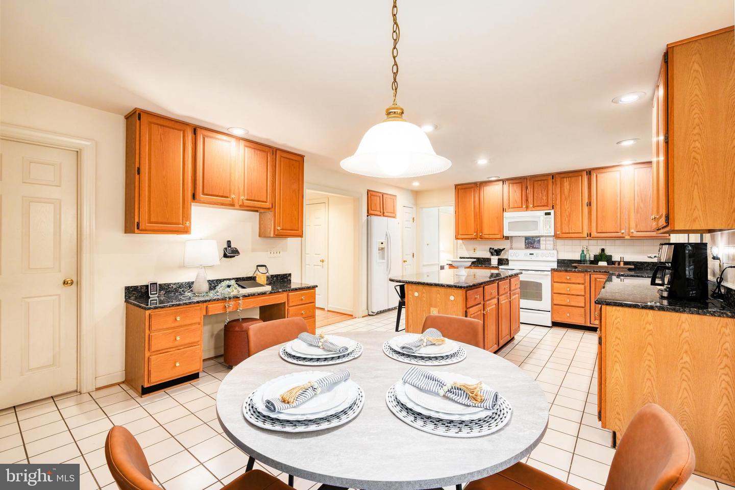 8625 OAK CHASE CIR, FAIRFAX STATION, Virginia 22039, 4 Bedrooms Bedrooms, ,3 BathroomsBathrooms,Residential,For sale,8625 OAK CHASE CIR,VAFX2275080 MLS # VAFX2275080 8625 OAK CHASE CIR, FAIRFAX STATION, Virginia 22039, 4 Bedrooms Bedrooms, ,3 BathroomsBathrooms,Residential,For sale,8625 OAK CHASE CIR,VAFX2275080 MLS # VAFX2275080