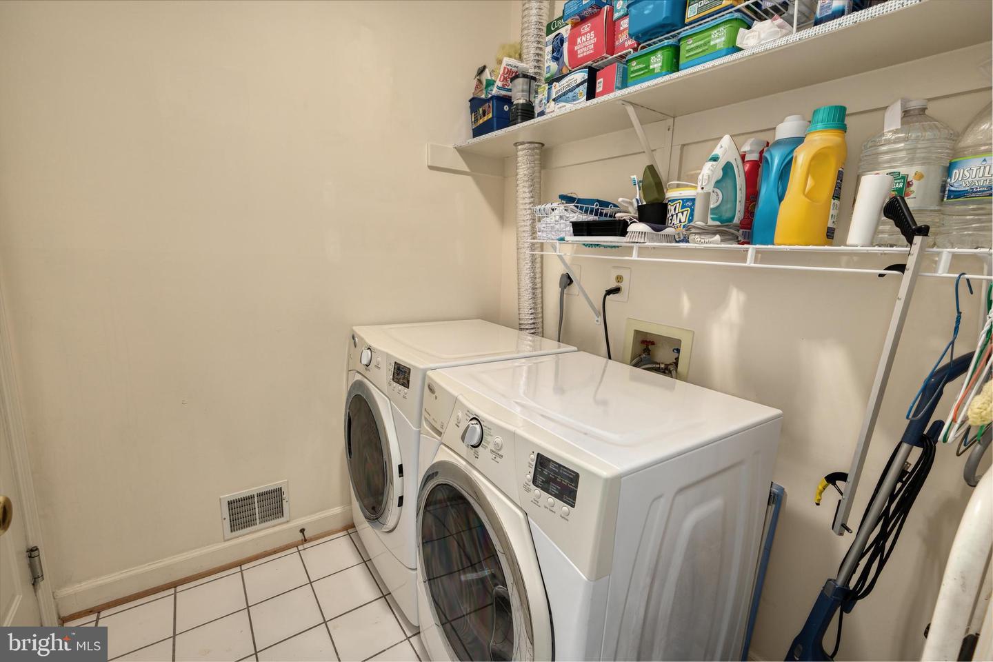 8625 OAK CHASE CIR, FAIRFAX STATION, Virginia 22039, 4 Bedrooms Bedrooms, ,3 BathroomsBathrooms,Residential,For sale,8625 OAK CHASE CIR,VAFX2275080 MLS # VAFX2275080 8625 OAK CHASE CIR, FAIRFAX STATION, Virginia 22039, 4 Bedrooms Bedrooms, ,3 BathroomsBathrooms,Residential,For sale,8625 OAK CHASE CIR,VAFX2275080 MLS # VAFX2275080