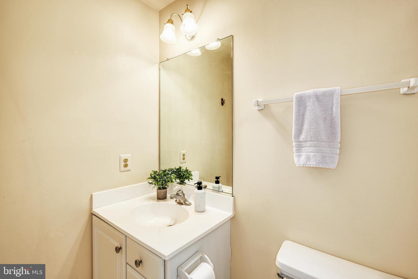 8625 OAK CHASE CIR, FAIRFAX STATION, Virginia 22039, 4 Bedrooms Bedrooms, ,3 BathroomsBathrooms,Residential,For sale,8625 OAK CHASE CIR,VAFX2275080 MLS # VAFX2275080 8625 OAK CHASE CIR, FAIRFAX STATION, Virginia 22039, 4 Bedrooms Bedrooms, ,3 BathroomsBathrooms,Residential,For sale,8625 OAK CHASE CIR,VAFX2275080 MLS # VAFX2275080