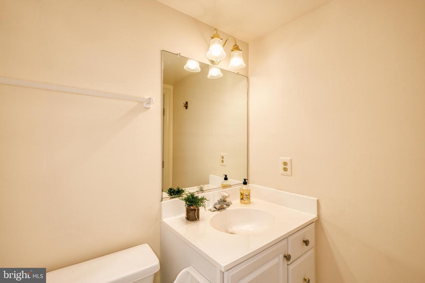 8625 OAK CHASE CIR, FAIRFAX STATION, Virginia 22039, 4 Bedrooms Bedrooms, ,3 BathroomsBathrooms,Residential,For sale,8625 OAK CHASE CIR,VAFX2275080 MLS # VAFX2275080 8625 OAK CHASE CIR, FAIRFAX STATION, Virginia 22039, 4 Bedrooms Bedrooms, ,3 BathroomsBathrooms,Residential,For sale,8625 OAK CHASE CIR,VAFX2275080 MLS # VAFX2275080