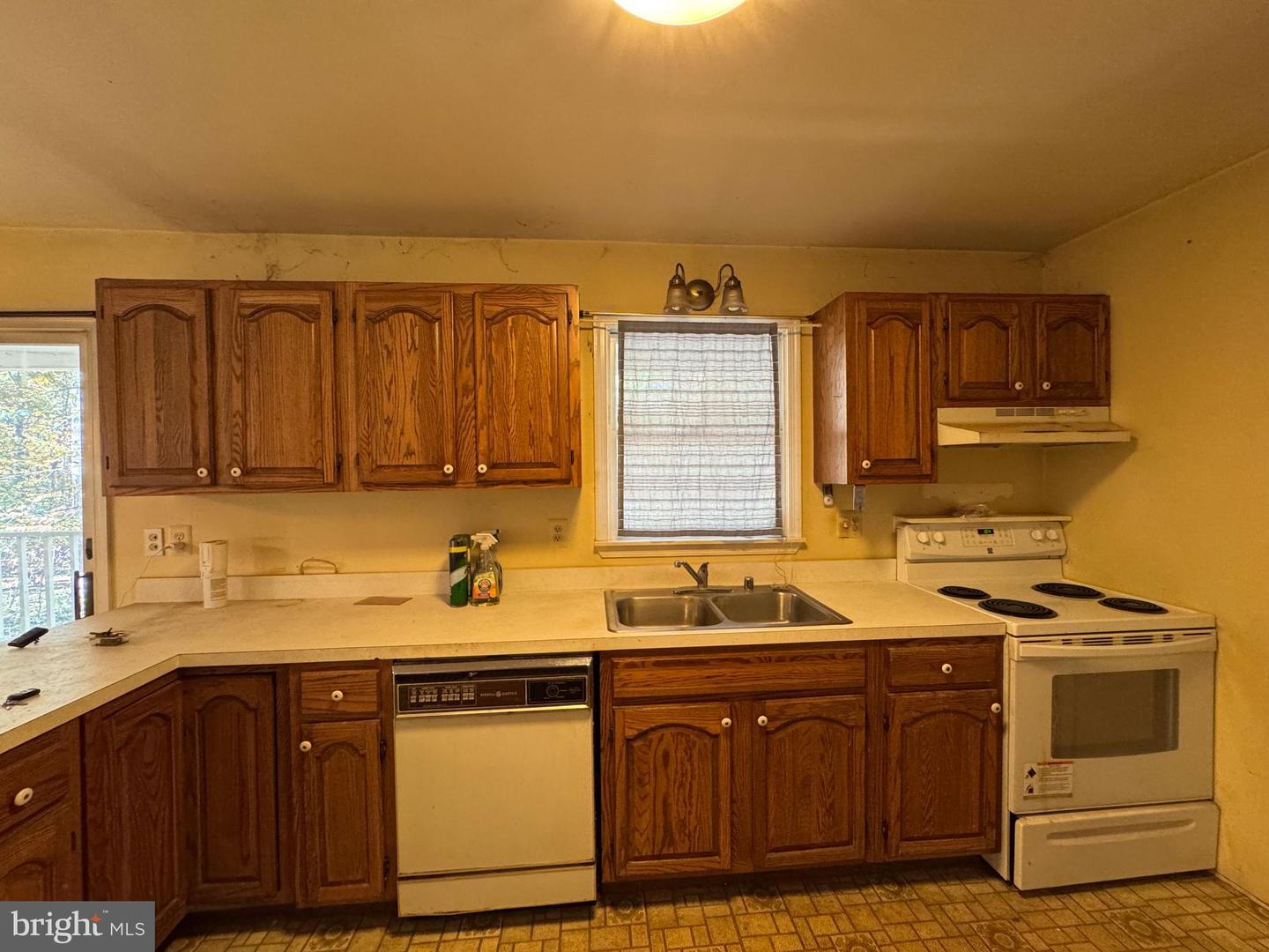 8742 HUNT TRL, WARRENTON, Virginia 20187, 4 Bedrooms Bedrooms, ,2 BathroomsBathrooms,Residential,For sale,8742 HUNT TRL,VAFQ2019440 MLS # VAFQ2019440 8742 HUNT TRL, WARRENTON, Virginia 20187, 4 Bedrooms Bedrooms, ,2 BathroomsBathrooms,Residential,For sale,8742 HUNT TRL,VAFQ2019440 MLS # VAFQ2019440