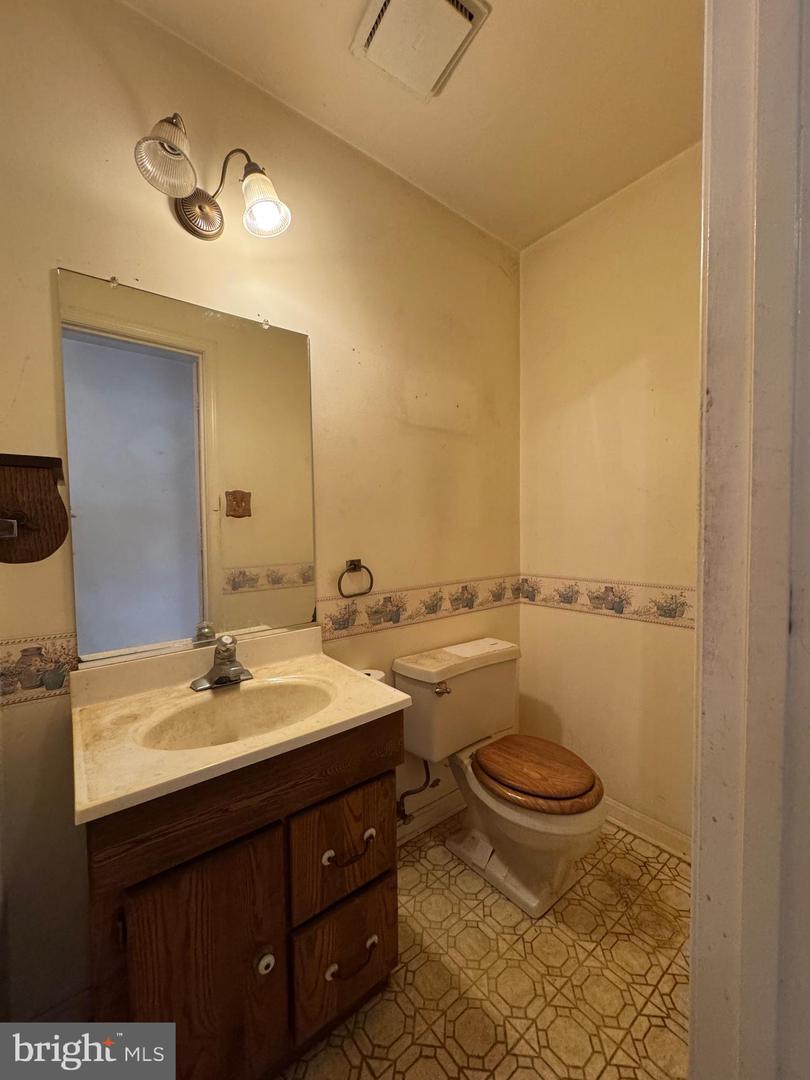 8742 HUNT TRL, WARRENTON, Virginia 20187, 4 Bedrooms Bedrooms, ,2 BathroomsBathrooms,Residential,For sale,8742 HUNT TRL,VAFQ2019440 MLS # VAFQ2019440 8742 HUNT TRL, WARRENTON, Virginia 20187, 4 Bedrooms Bedrooms, ,2 BathroomsBathrooms,Residential,For sale,8742 HUNT TRL,VAFQ2019440 MLS # VAFQ2019440