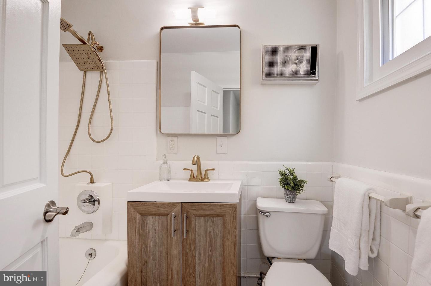 3508 VALLEY DR, ALEXANDRIA, Virginia 22302, 2 Bedrooms Bedrooms, ,1 BathroomBathrooms,Residential,For sale,3508 VALLEY DR,VAAX2051038 MLS # VAAX2051038 3508 VALLEY DR, ALEXANDRIA, Virginia 22302, 2 Bedrooms Bedrooms, ,1 BathroomBathrooms,Residential,For sale,3508 VALLEY DR,VAAX2051038 MLS # VAAX2051038