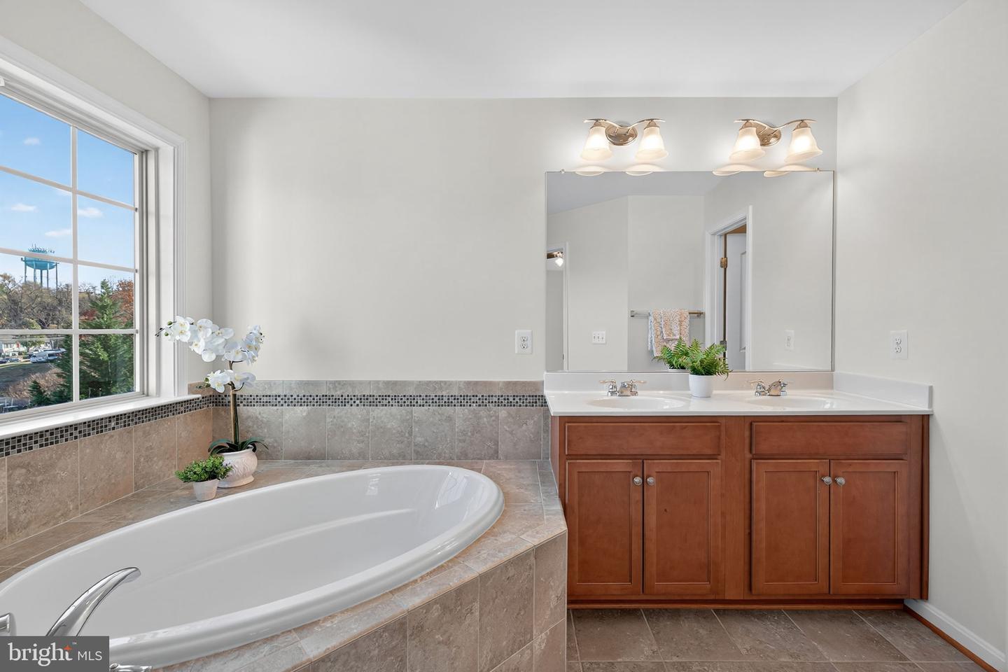 155 ROYAL CT, WARRENTON, Virginia 20186, 4 Bedrooms Bedrooms, 7 Rooms Rooms,3 BathroomsBathrooms,Residential,For sale,155 ROYAL CT,VAFQ2019452 MLS # VAFQ2019452 155 ROYAL CT, WARRENTON, Virginia 20186, 4 Bedrooms Bedrooms, 7 Rooms Rooms,3 BathroomsBathrooms,Residential,For sale,155 ROYAL CT,VAFQ2019452 MLS # VAFQ2019452