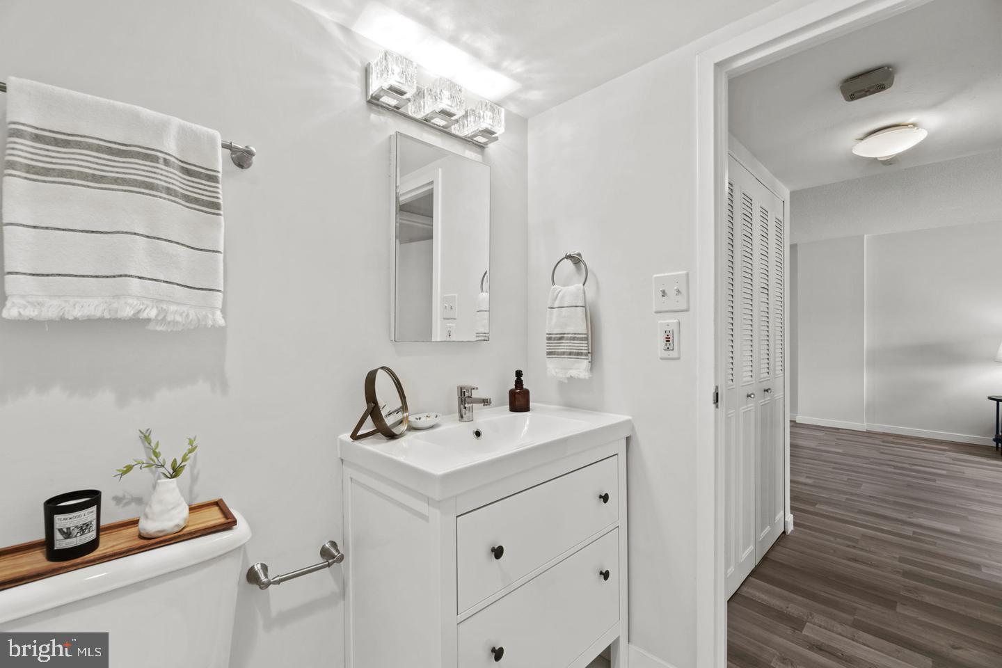 1300 ARMY NAVY DR #104, ARLINGTON, Virginia 22202, 1 Bedroom Bedrooms, 4 Rooms Rooms,1 BathroomBathrooms,Residential,For sale,1300 ARMY NAVY DR #104,VAAR2065236 MLS # VAAR2065236 1300 ARMY NAVY DR #104, ARLINGTON, Virginia 22202, 1 Bedroom Bedrooms, 4 Rooms Rooms,1 BathroomBathrooms,Residential,For sale,1300 ARMY NAVY DR #104,VAAR2065236 MLS # VAAR2065236