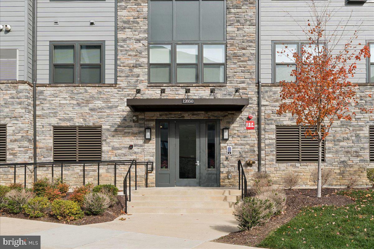 12850 MOSAIC PARK WAY #2-A, HERNDON, Virginia 20171, 2 Bedrooms Bedrooms, 5 Rooms Rooms,2 BathroomsBathrooms,Residential,For sale,12850 MOSAIC PARK WAY #2-A,VAFX2275904 MLS # VAFX2275904 12850 MOSAIC PARK WAY #2-A, HERNDON, Virginia 20171, 2 Bedrooms Bedrooms, 5 Rooms Rooms,2 BathroomsBathrooms,Residential,For sale,12850 MOSAIC PARK WAY #2-A,VAFX2275904 MLS # VAFX2275904