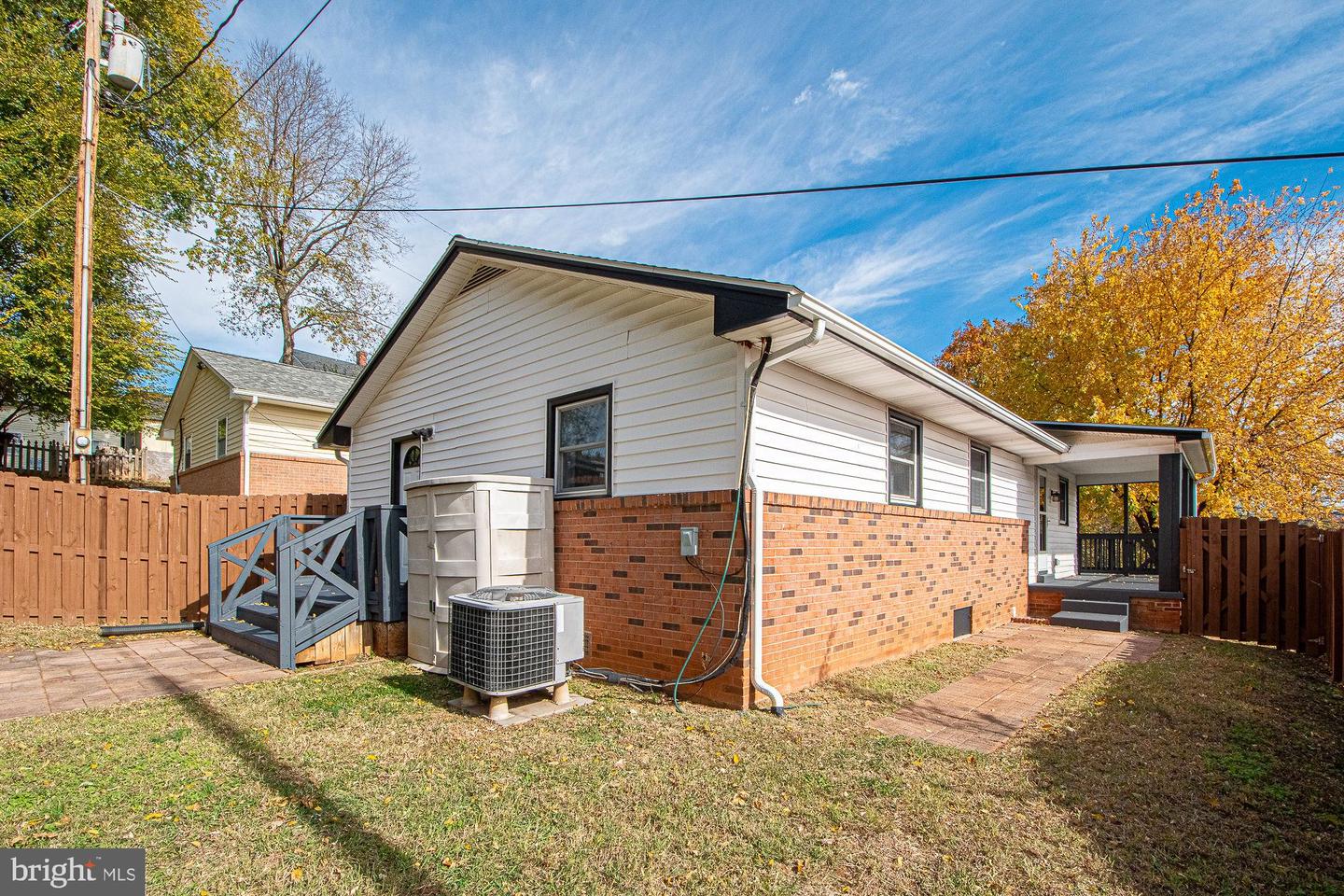 812 VIRGINIA AVE, FRONT ROYAL, Virginia 22630, 3 Bedrooms Bedrooms, ,1 BathroomBathrooms,Residential,For sale,812 VIRGINIA AVE,VAWR2012618 MLS # VAWR2012618 812 VIRGINIA AVE, FRONT ROYAL, Virginia 22630, 3 Bedrooms Bedrooms, ,1 BathroomBathrooms,Residential,For sale,812 VIRGINIA AVE,VAWR2012618 MLS # VAWR2012618