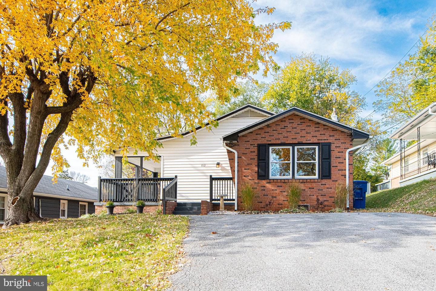 812 VIRGINIA AVE, FRONT ROYAL, Virginia 22630, 3 Bedrooms Bedrooms, ,1 BathroomBathrooms,Residential,For sale,812 VIRGINIA AVE,VAWR2012618 MLS # VAWR2012618 812 VIRGINIA AVE, FRONT ROYAL, Virginia 22630, 3 Bedrooms Bedrooms, ,1 BathroomBathrooms,Residential,For sale,812 VIRGINIA AVE,VAWR2012618 MLS # VAWR2012618