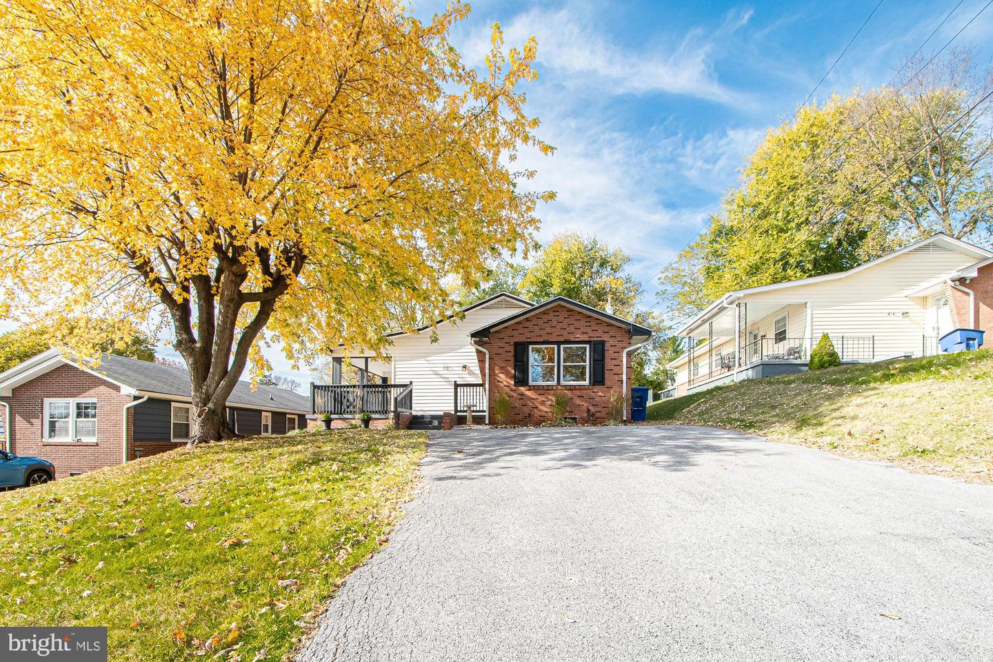 812 VIRGINIA AVE, FRONT ROYAL, Virginia 22630, 3 Bedrooms Bedrooms, ,1 BathroomBathrooms,Residential,For sale,812 VIRGINIA AVE,VAWR2012618 MLS # VAWR2012618 812 VIRGINIA AVE, FRONT ROYAL, Virginia 22630, 3 Bedrooms Bedrooms, ,1 BathroomBathrooms,Residential,For sale,812 VIRGINIA AVE,VAWR2012618 MLS # VAWR2012618