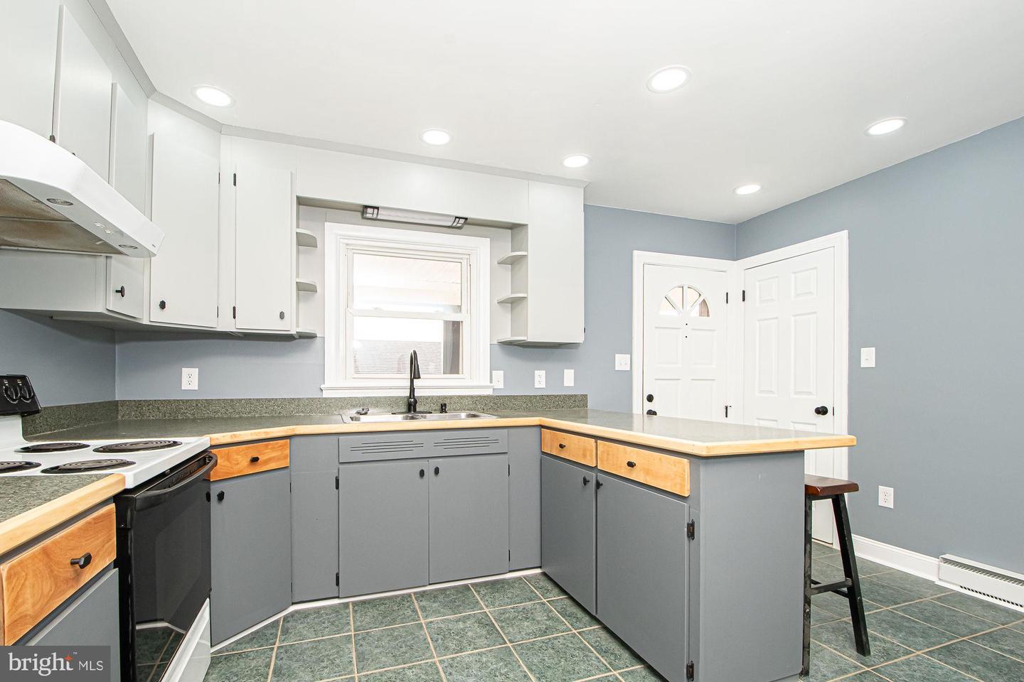 812 VIRGINIA AVE, FRONT ROYAL, Virginia 22630, 3 Bedrooms Bedrooms, ,1 BathroomBathrooms,Residential,For sale,812 VIRGINIA AVE,VAWR2012618 MLS # VAWR2012618 812 VIRGINIA AVE, FRONT ROYAL, Virginia 22630, 3 Bedrooms Bedrooms, ,1 BathroomBathrooms,Residential,For sale,812 VIRGINIA AVE,VAWR2012618 MLS # VAWR2012618