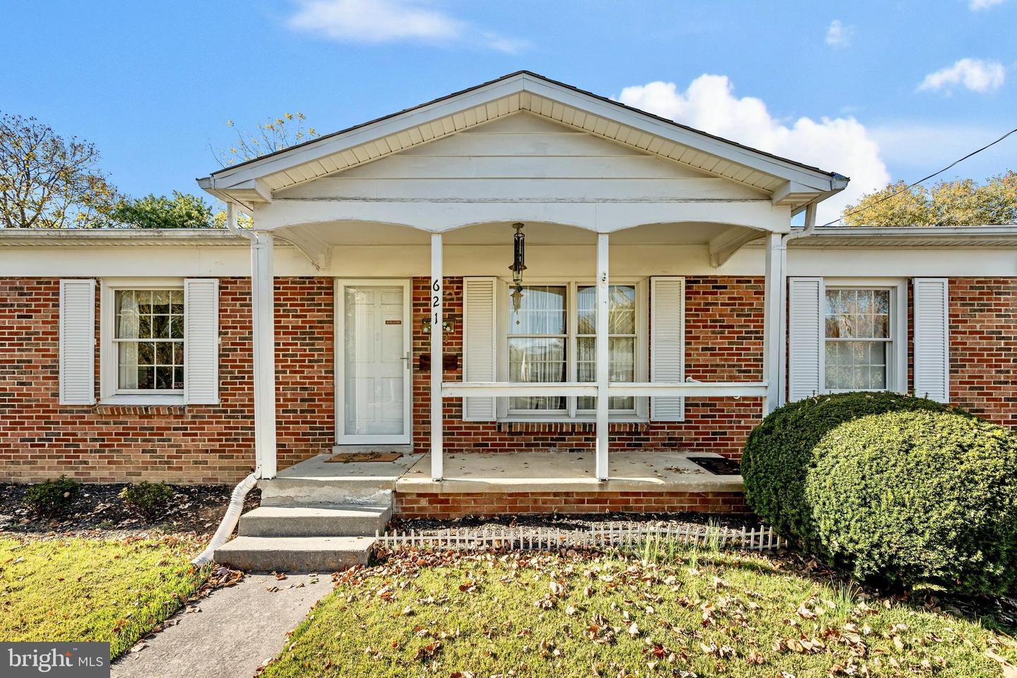 621 BUTLER AVE, WINCHESTER, Virginia 22601, 4 Bedrooms Bedrooms, ,2 BathroomsBathrooms,Residential,For sale,621 BUTLER AVE,VAWI2009352 MLS # VAWI2009352