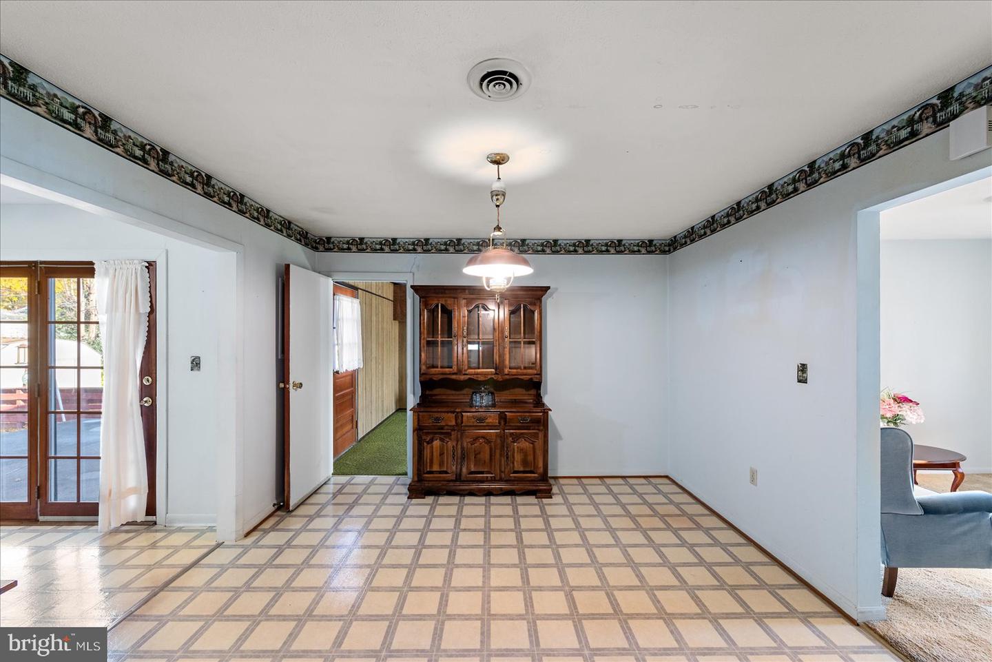 621 BUTLER AVE, WINCHESTER, Virginia 22601, 4 Bedrooms Bedrooms, ,2 BathroomsBathrooms,Residential,For sale,621 BUTLER AVE,VAWI2009352 MLS # VAWI2009352