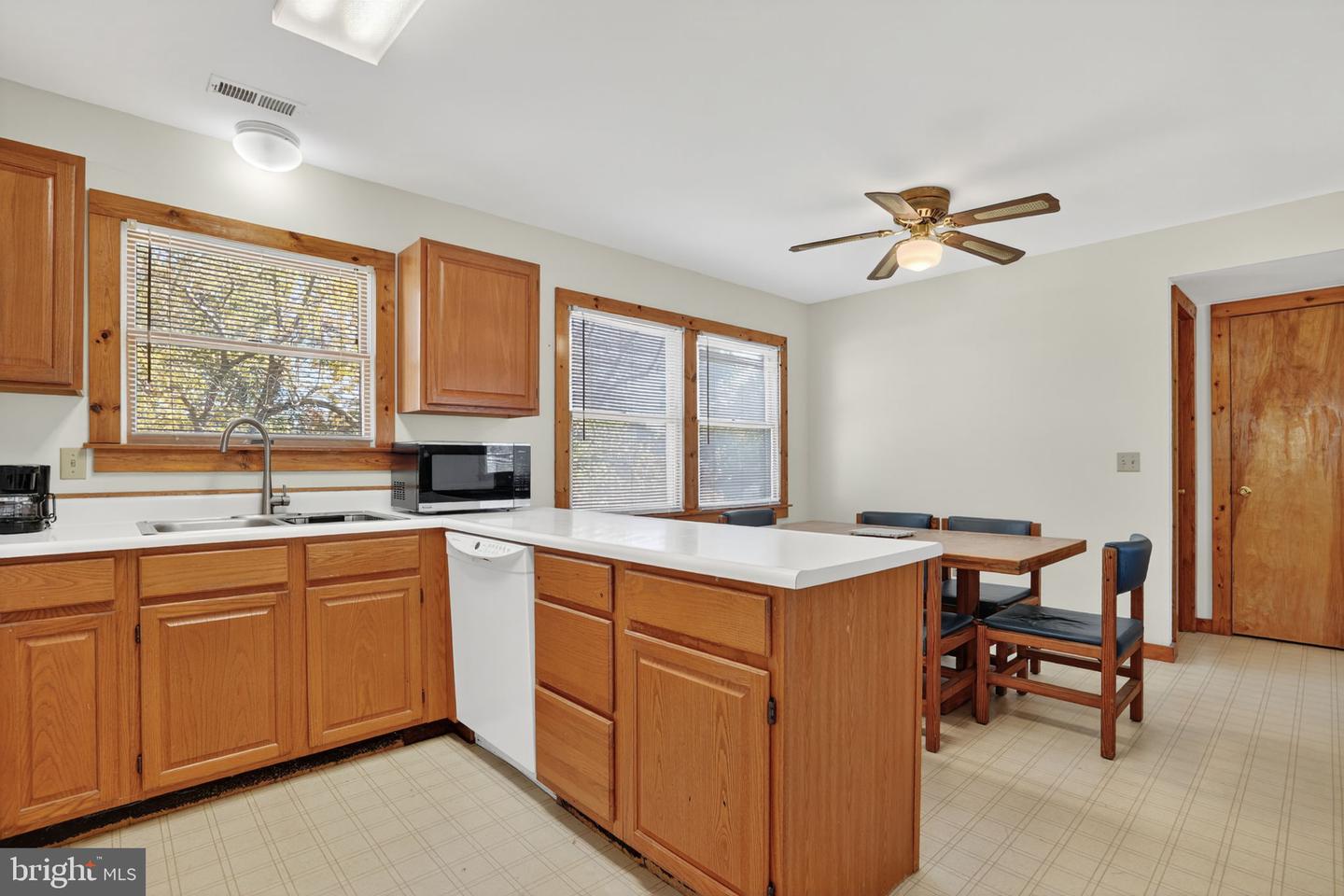 5160 MALLARD POND, CHINCOTEAGUE ISLAND, Virginia 23336, 2 Bedrooms Bedrooms, ,2 BathroomsBathrooms,Residential,For sale,5160 MALLARD POND,VAAC2002332 MLS # VAAC2002332