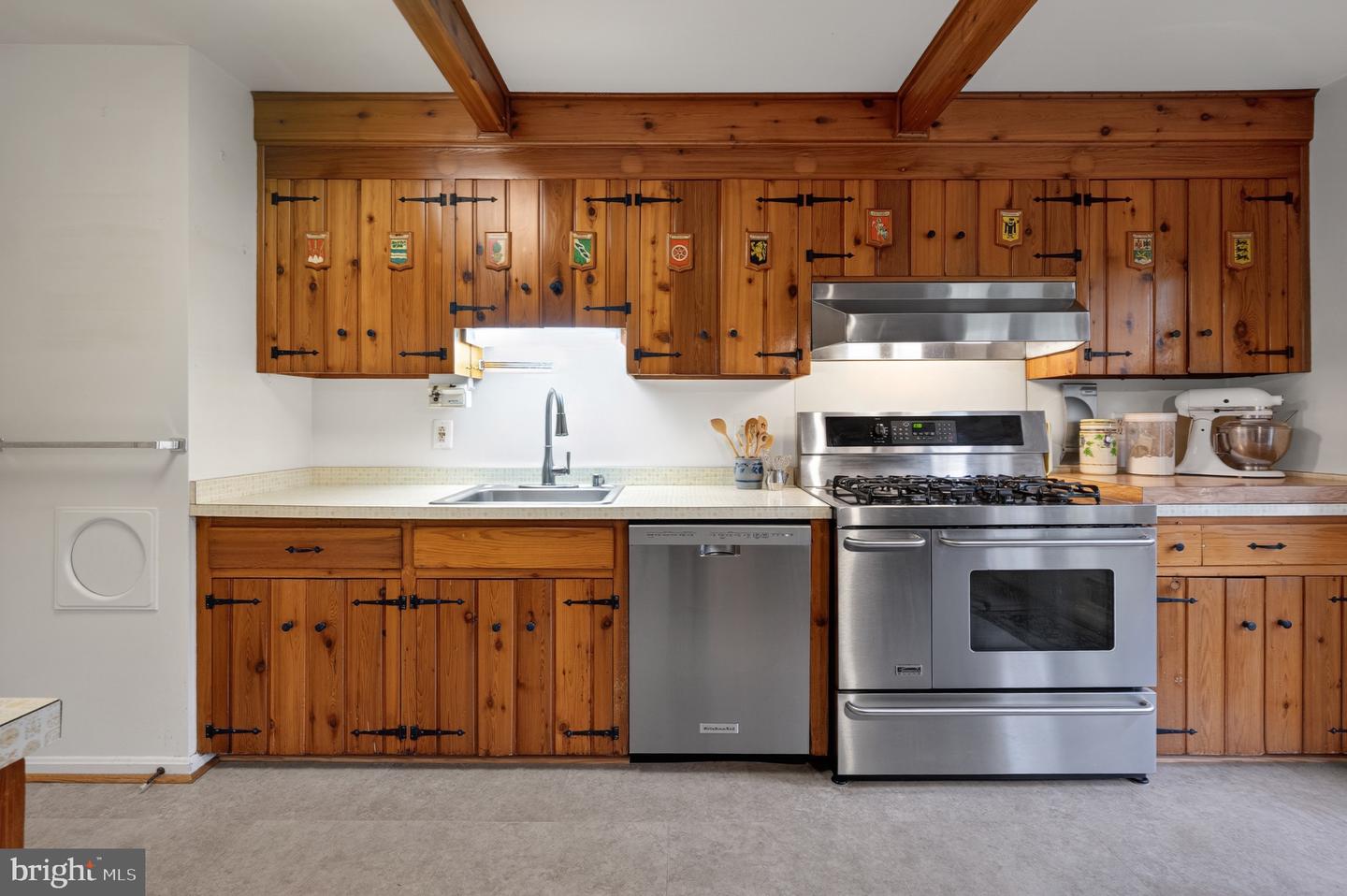 3806 BENT BRANCH RD, FALLS CHURCH, Virginia 22041, 4 Bedrooms Bedrooms, ,2 BathroomsBathrooms,Residential,For sale,3806 BENT BRANCH RD,VAFX2276504 MLS # VAFX2276504 3806 BENT BRANCH RD, FALLS CHURCH, Virginia 22041, 4 Bedrooms Bedrooms, ,2 BathroomsBathrooms,Residential,For sale,3806 BENT BRANCH RD,VAFX2276504 MLS # VAFX2276504