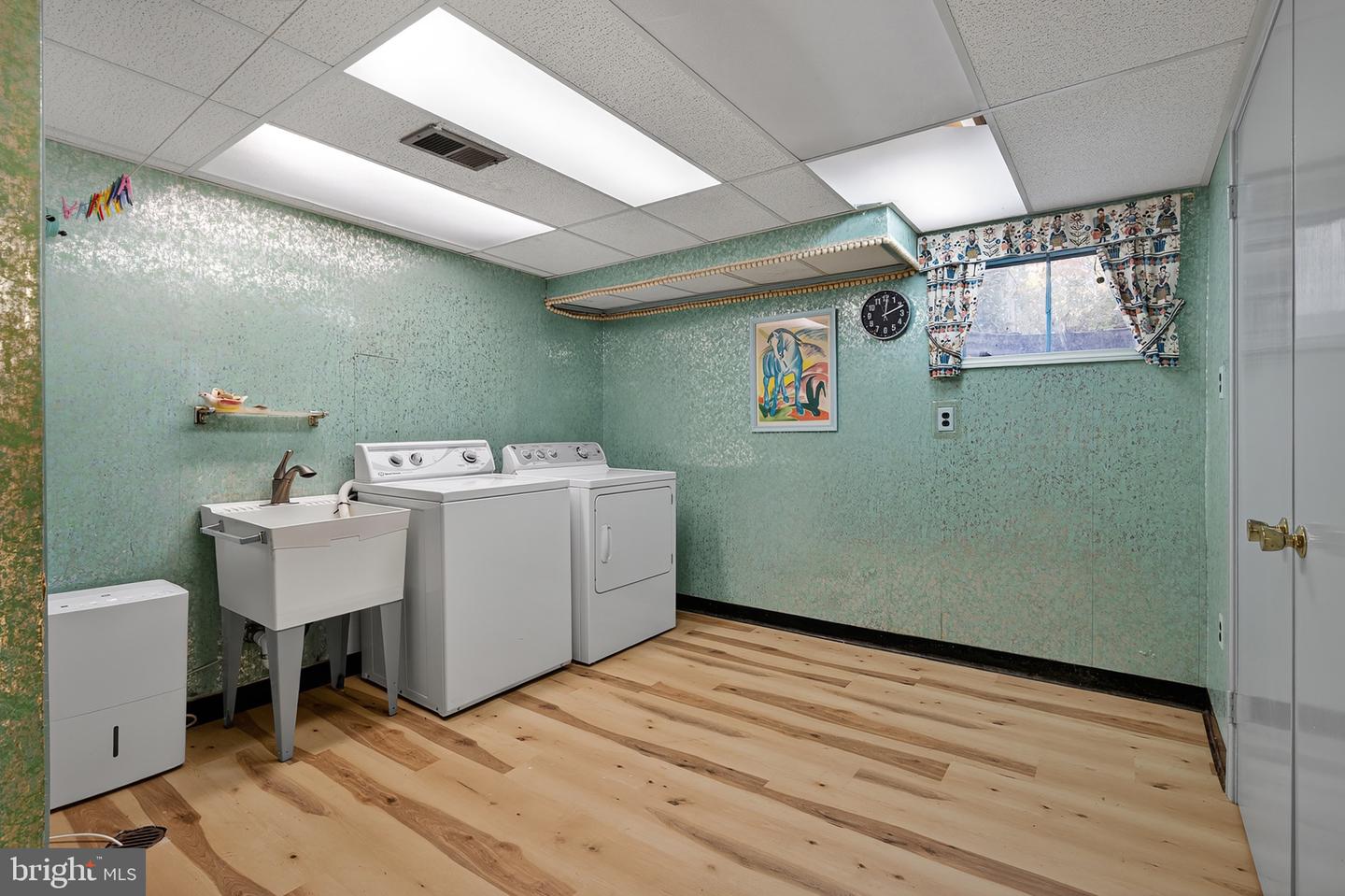 3806 BENT BRANCH RD, FALLS CHURCH, Virginia 22041, 4 Bedrooms Bedrooms, ,2 BathroomsBathrooms,Residential,For sale,3806 BENT BRANCH RD,VAFX2276504 MLS # VAFX2276504 3806 BENT BRANCH RD, FALLS CHURCH, Virginia 22041, 4 Bedrooms Bedrooms, ,2 BathroomsBathrooms,Residential,For sale,3806 BENT BRANCH RD,VAFX2276504 MLS # VAFX2276504