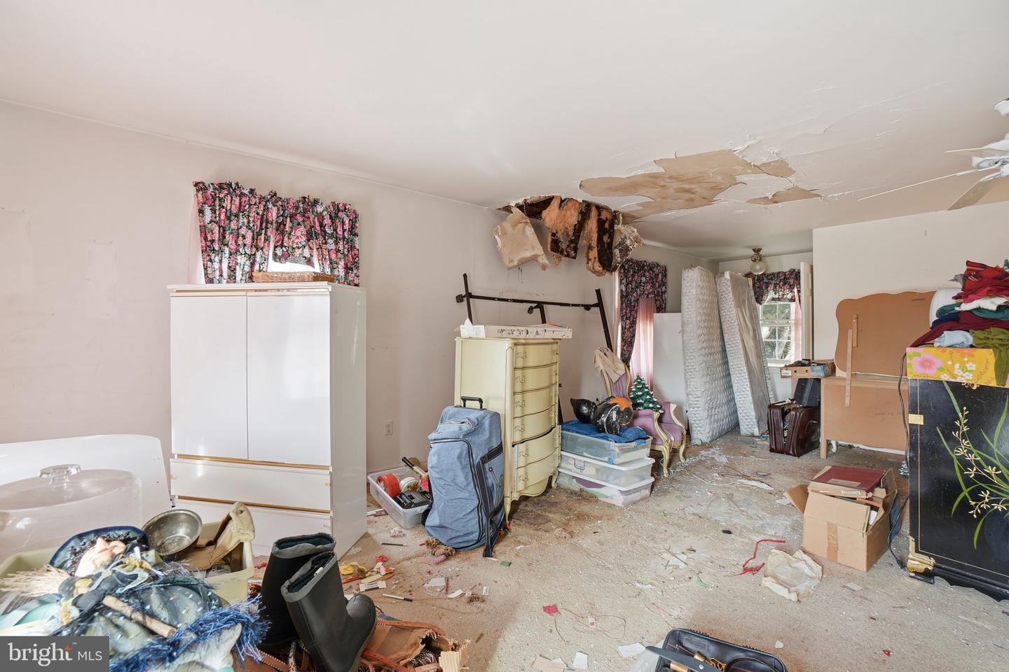 1430 FOXHALL RD NW, WASHINGTON, District Of Columbia 20007, 4 Bedrooms Bedrooms, ,3 BathroomsBathrooms,Residential,For sale,1430 FOXHALL RD NW,DCDC2229264 MLS # DCDC2229264 1430 FOXHALL RD NW, WASHINGTON, District Of Columbia 20007, 4 Bedrooms Bedrooms, ,3 BathroomsBathrooms,Residential,For sale,1430 FOXHALL RD NW,DCDC2229264 MLS # DCDC2229264