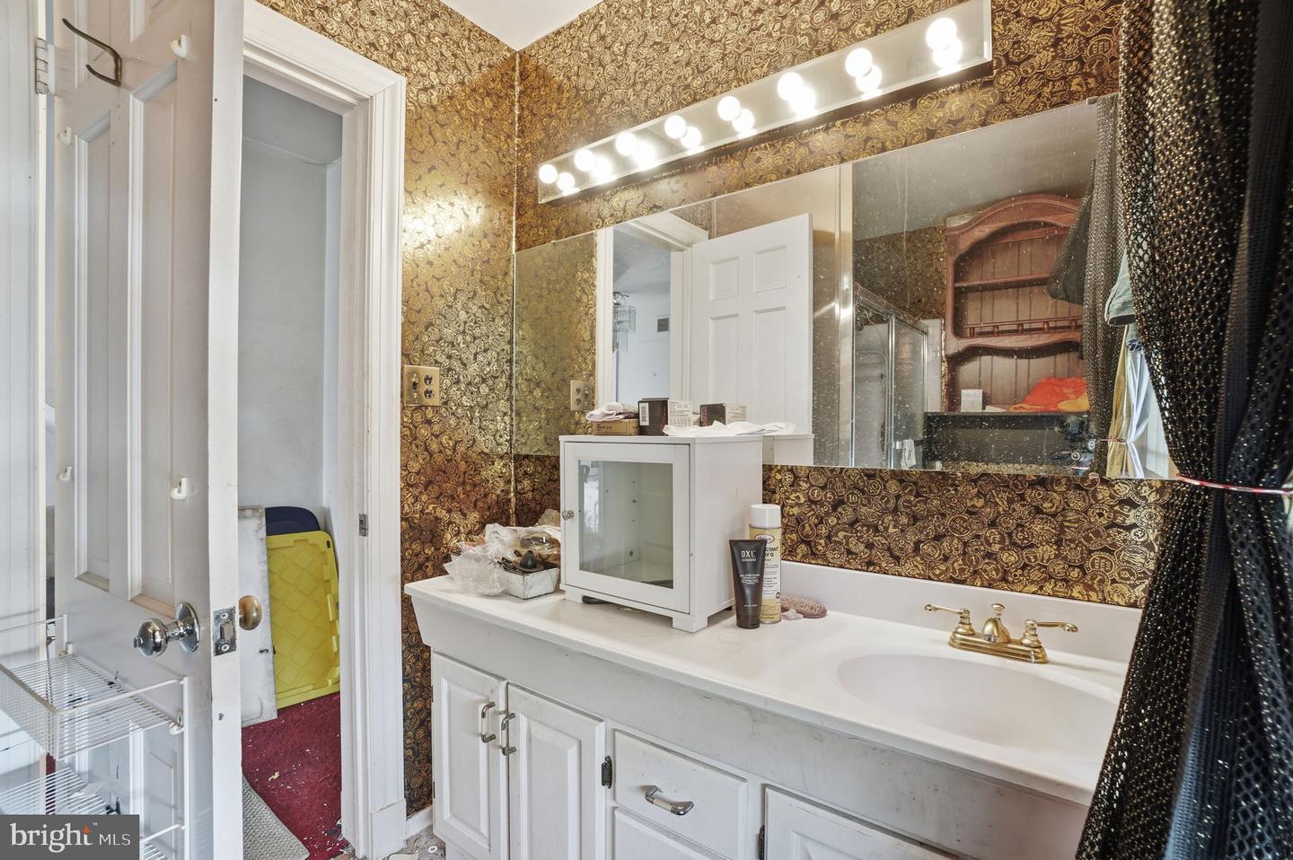 1430 FOXHALL RD NW, WASHINGTON, District Of Columbia 20007, 4 Bedrooms Bedrooms, ,3 BathroomsBathrooms,Residential,For sale,1430 FOXHALL RD NW,DCDC2229264 MLS # DCDC2229264 1430 FOXHALL RD NW, WASHINGTON, District Of Columbia 20007, 4 Bedrooms Bedrooms, ,3 BathroomsBathrooms,Residential,For sale,1430 FOXHALL RD NW,DCDC2229264 MLS # DCDC2229264